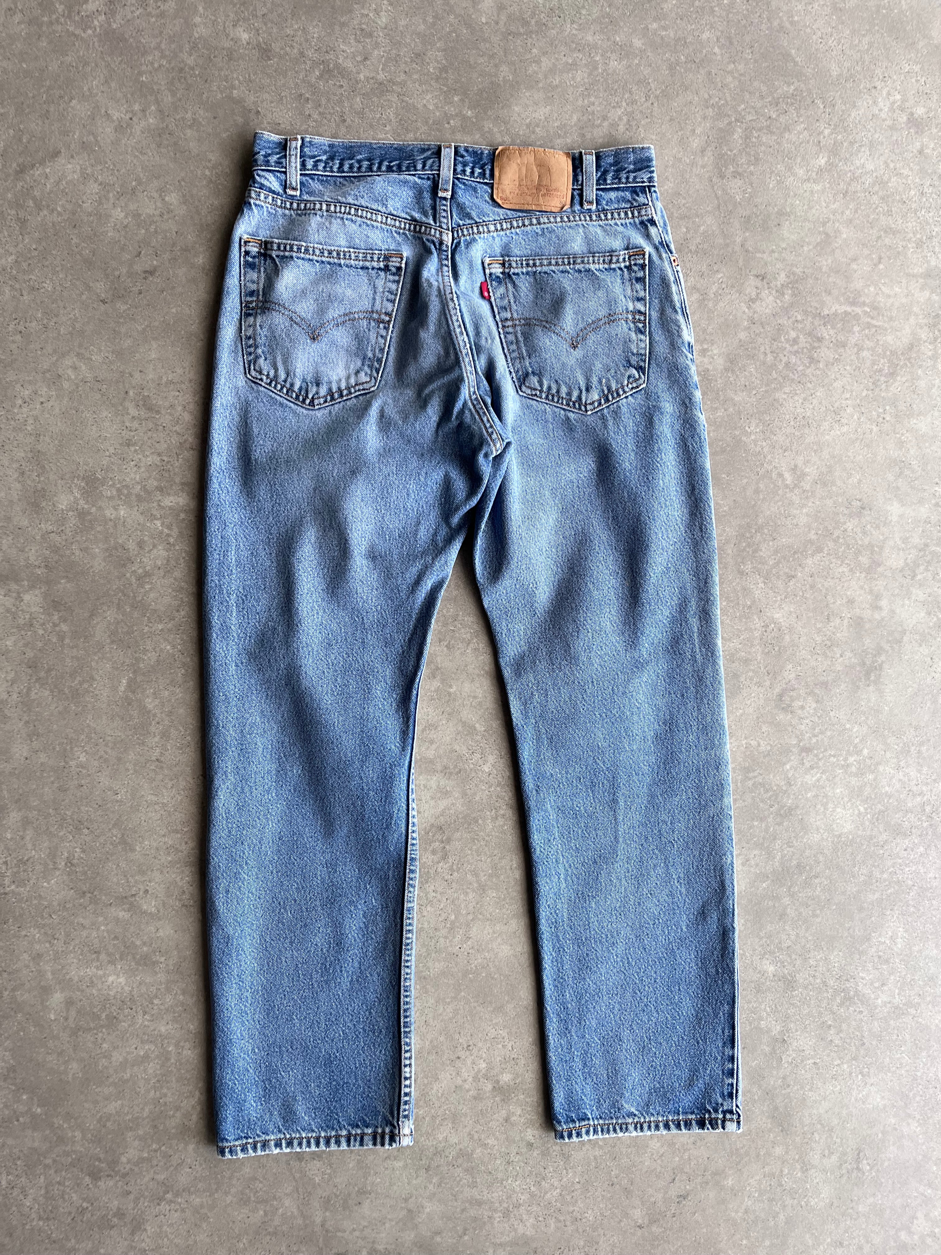 ג׳ינס Levi’s קרעים קלאסי וינטג׳ - 32