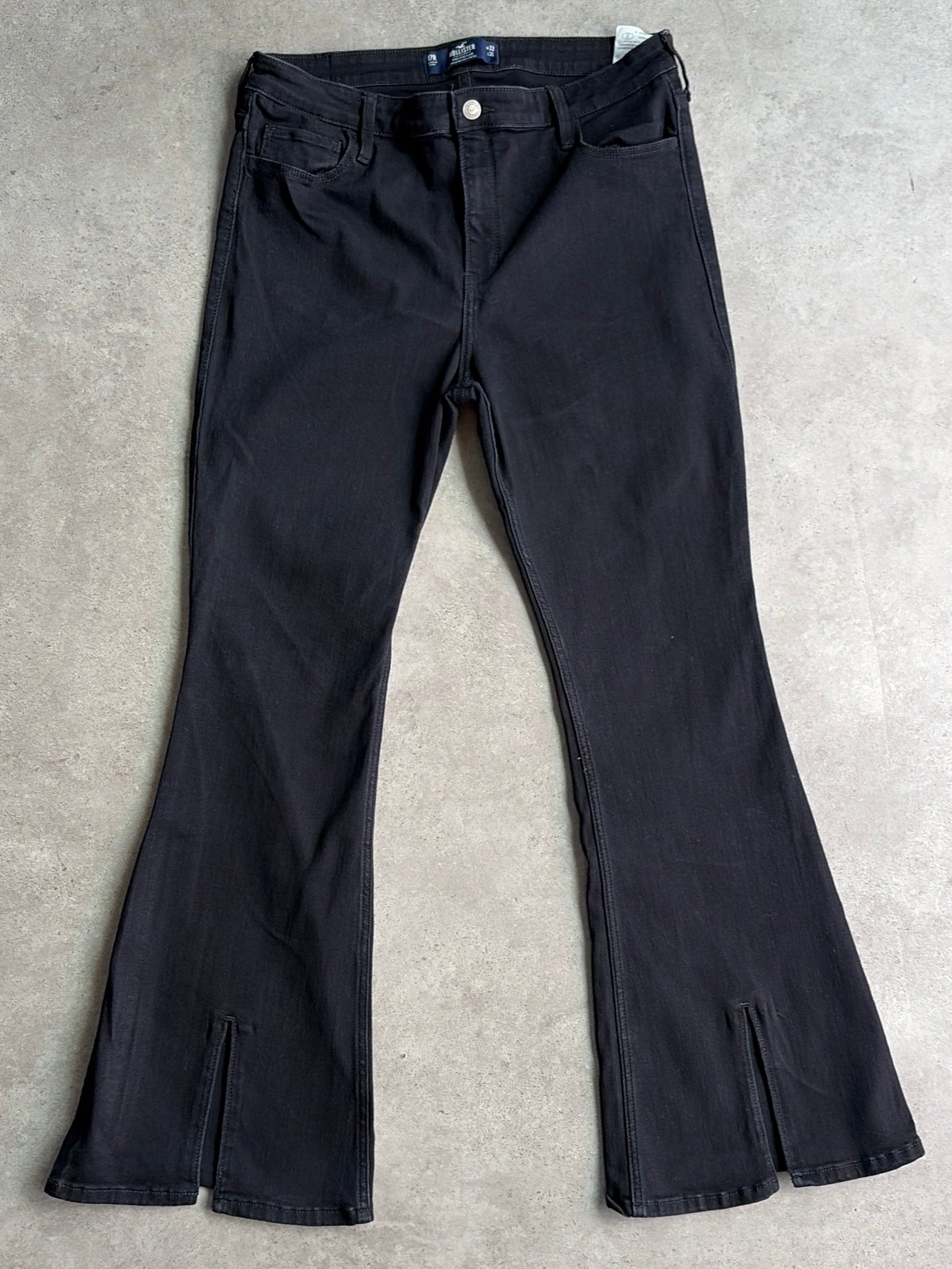 ג׳ינס פלייר Hollister עם שסעים וינטג׳ - 33