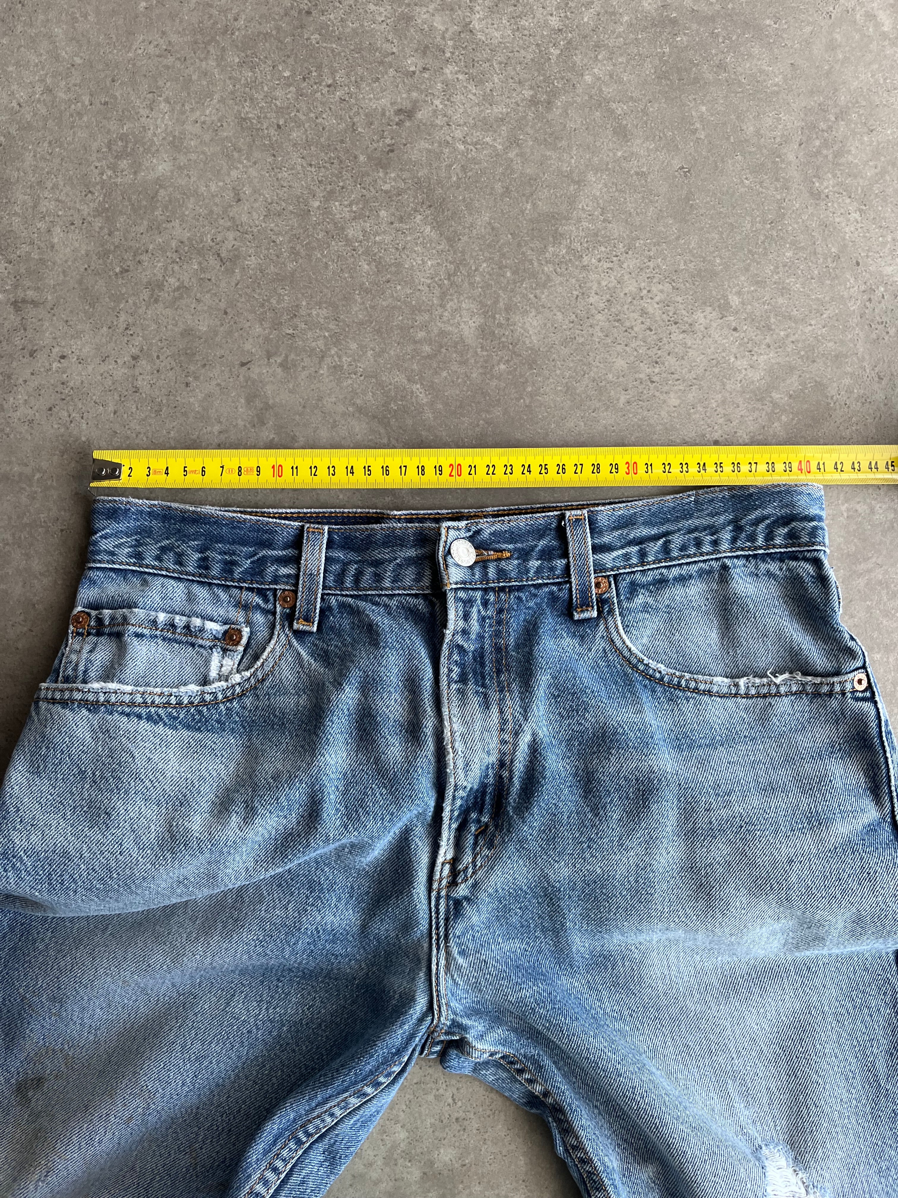 ג׳ינס Levi’s קרעים קלאסי וינטג׳ - 32