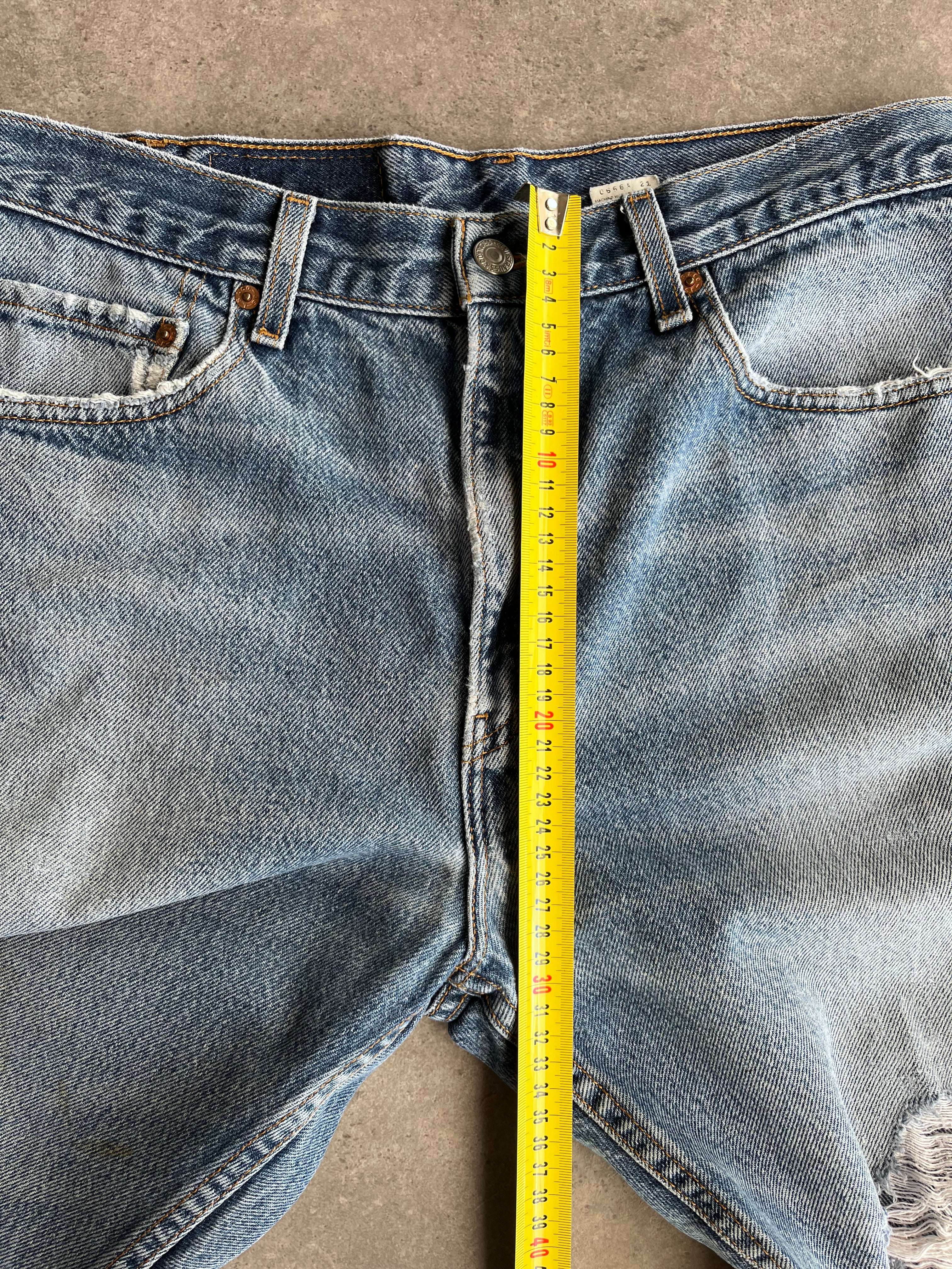 ג׳ינס Levi’s קרעים קלאסי וינטג׳ - 32