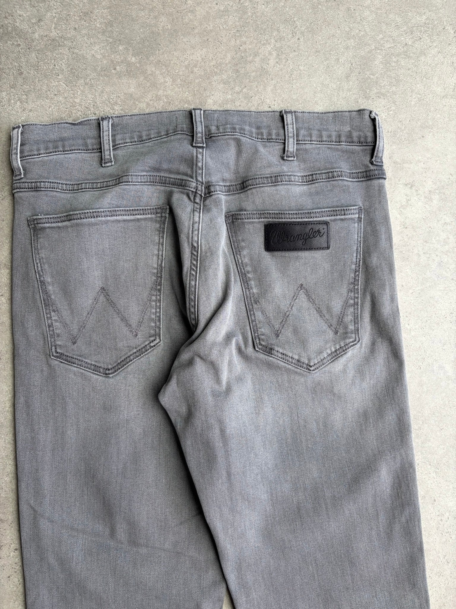 ג׳ינס Wrangler סטרייט וינטג׳ - 32