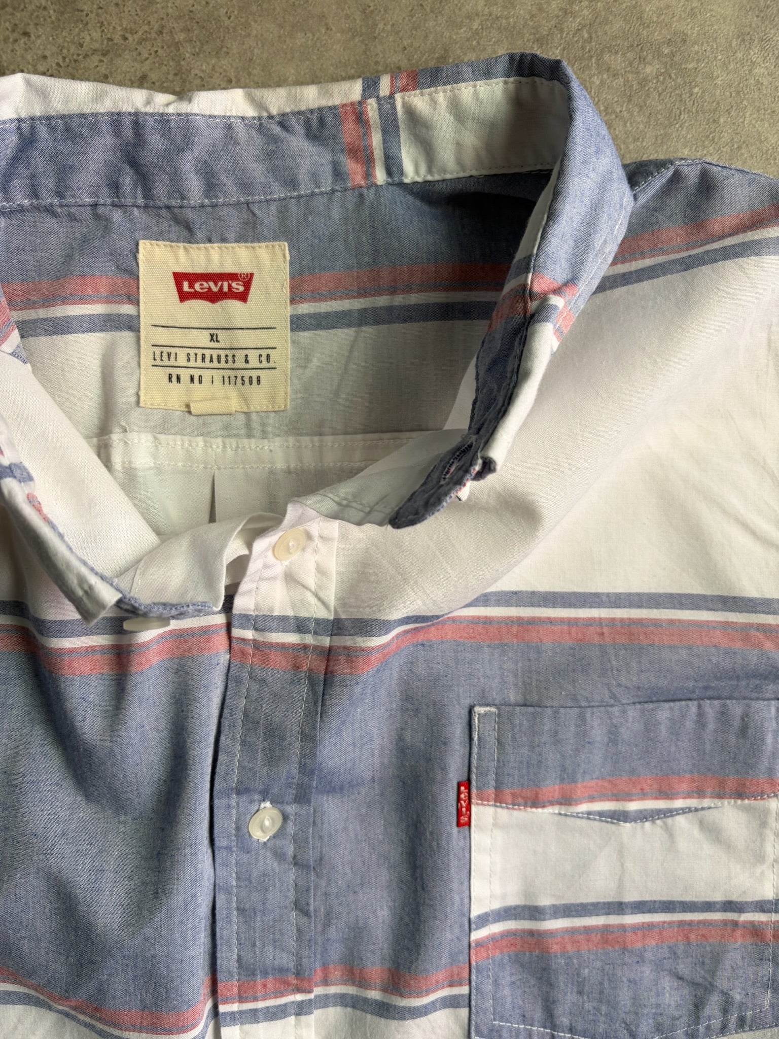 חולצת Levi’s פסים וינטג׳ - L