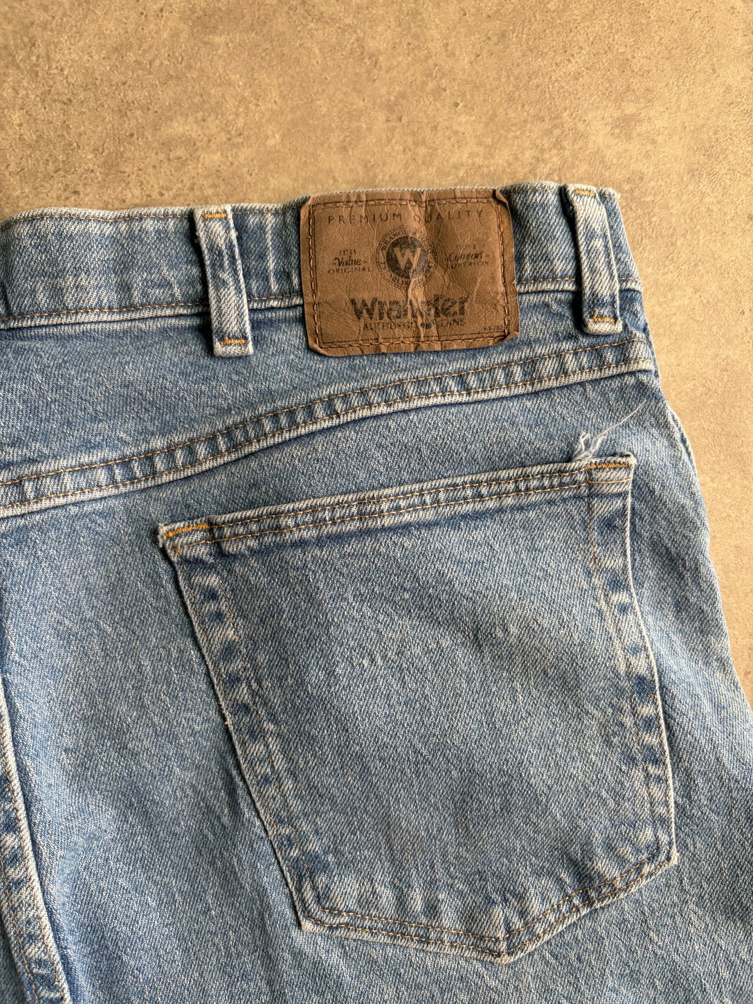ג׳ינס Wrangler רחב וינטג׳ - 35