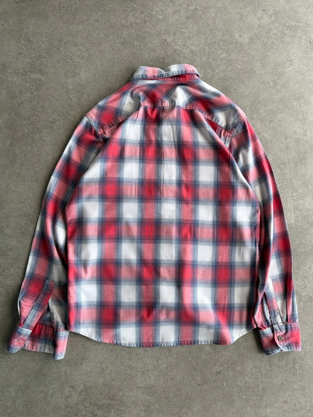 חולצת פלנל מכופתרת Wrangler משובצת וינטג׳ - M – חולצת פלנל משבצות וינטג׳ רנגלר, תמונה 2