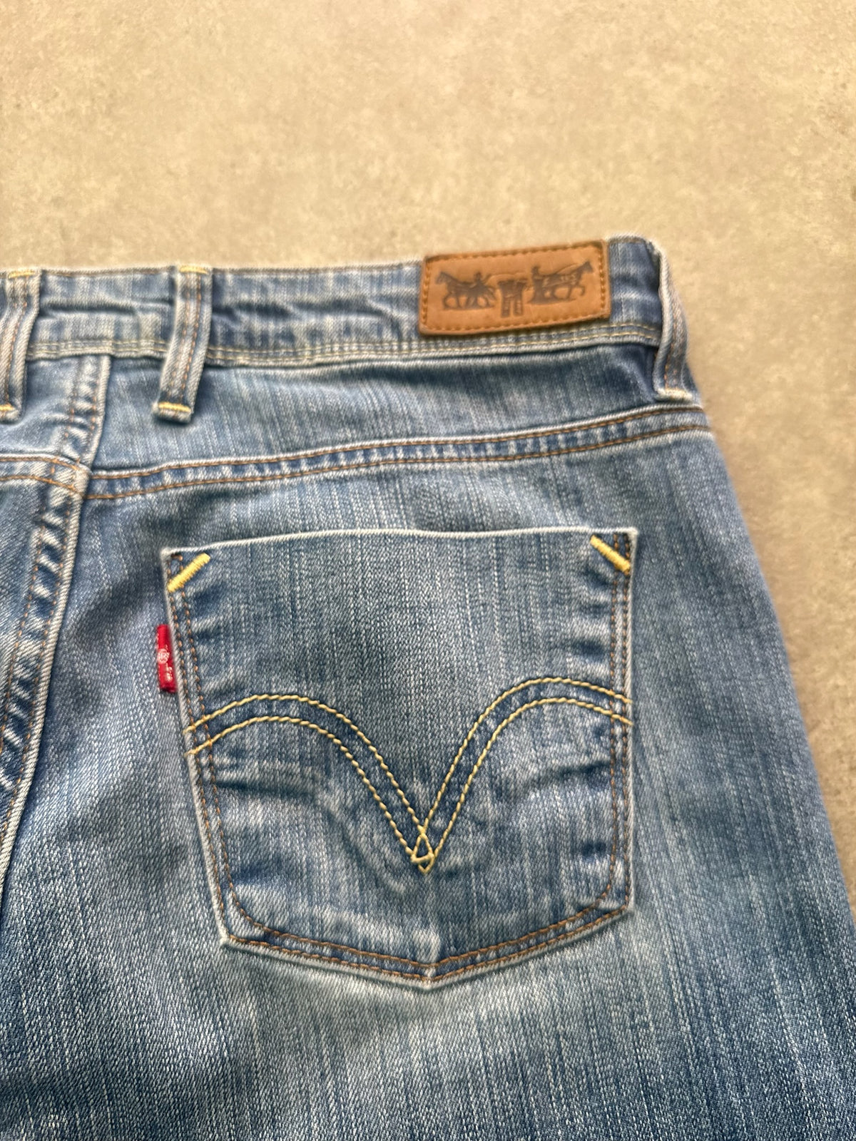 ג'ינס Levi's 627 Straight Fit נמוך וינטג׳ - 29 – ג׳ינס ליוויס וינטג׳, תמונה 3