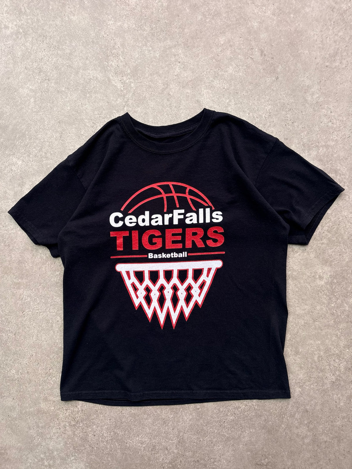 טישירט Cedar Falls Tigers Basketball וינטג׳ - XS – טי שירט וינטג׳ | DNA תל אביב