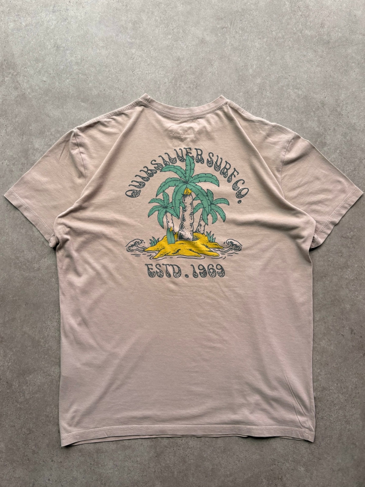 טישירט Quiksilver הדפס פאלמות וינטג׳ - M – טי שירט וינטג׳ | DNA תל אביב