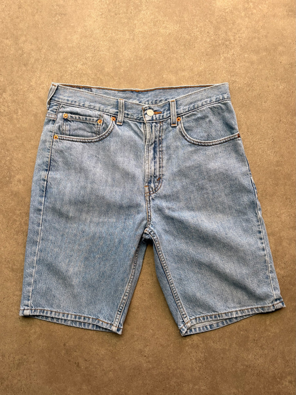 שורט ג'ינס Levi's 505 וינטג' - 31 – שורט ג׳ינס וינטג׳ ליוויס | DNA תל אביב