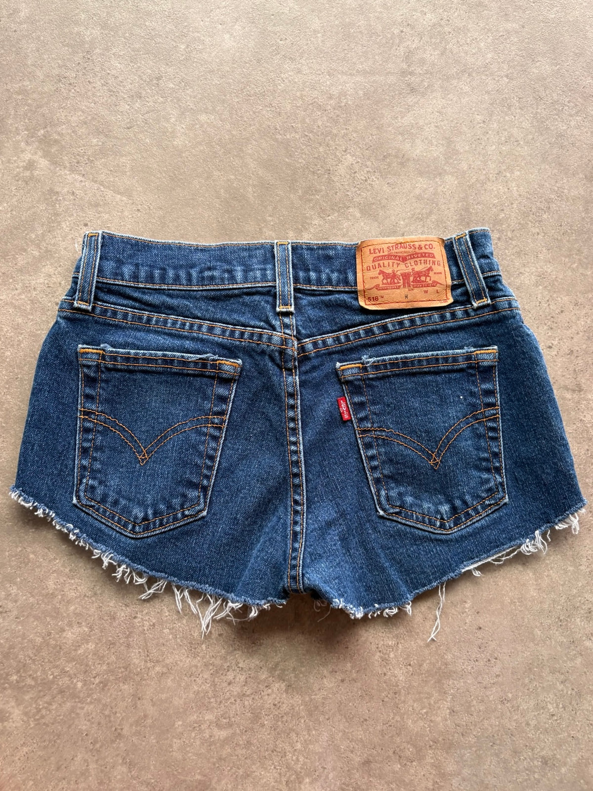שורטס ג׳ינס Levi's 518 Superlow וינטג׳ - 24