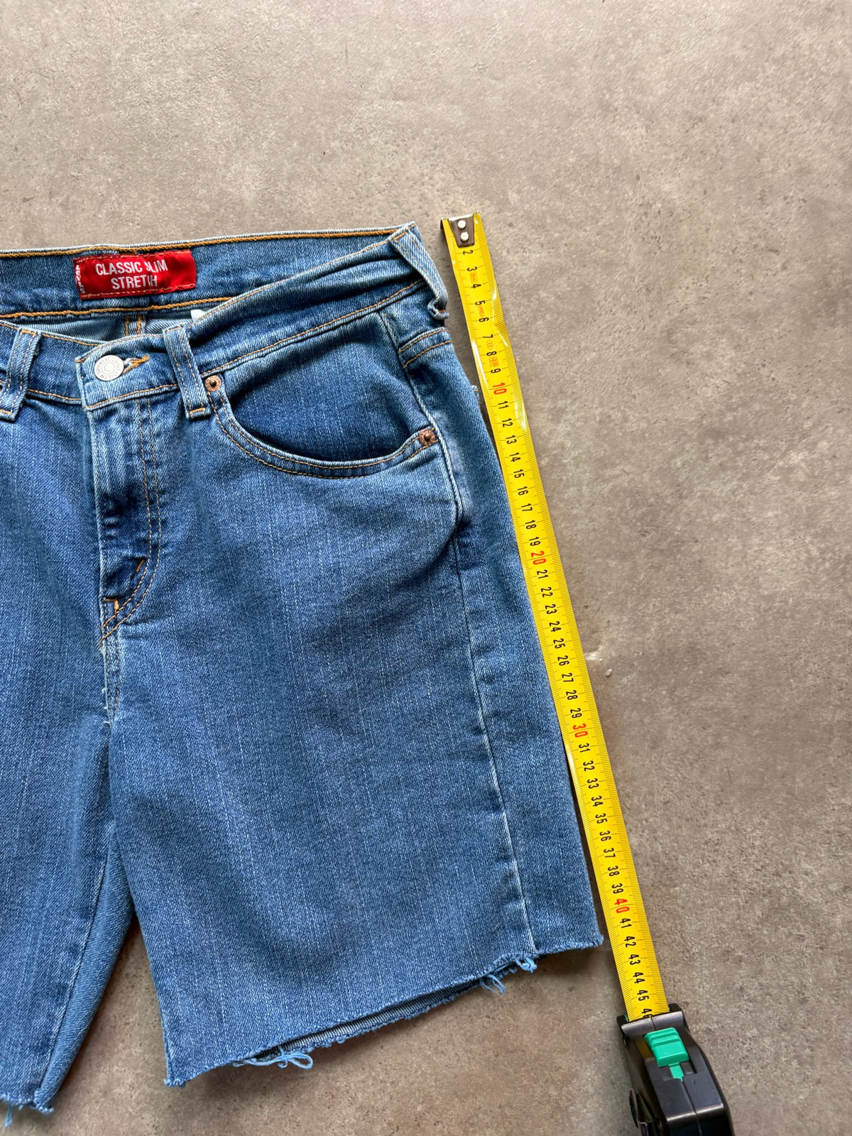 שורטס ג׳ינס Levi's קאט-אוף וינטג׳ - 28