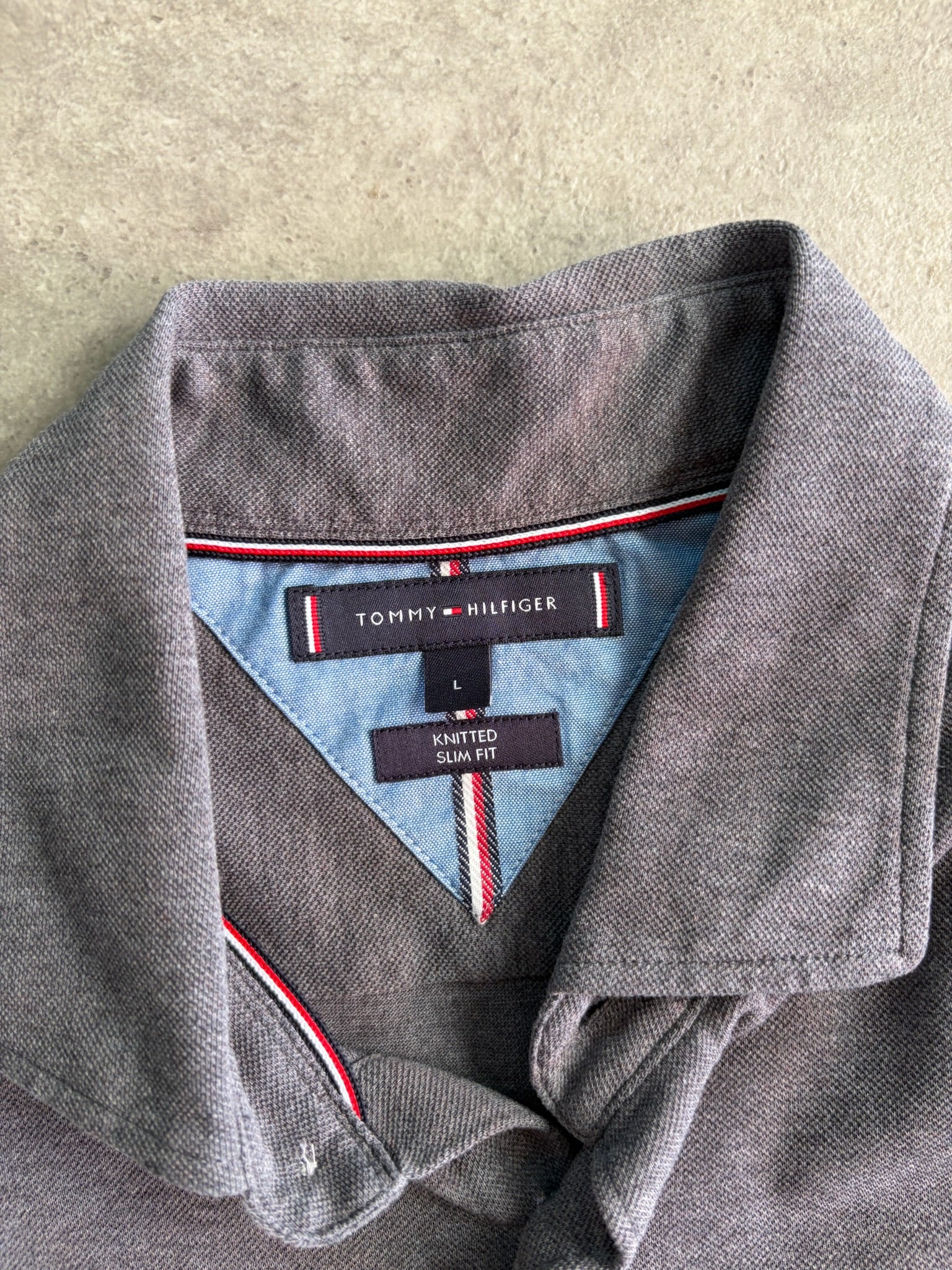 חולצת Tommy Hilfiger מכופתרת אפורה וינטג׳ - L