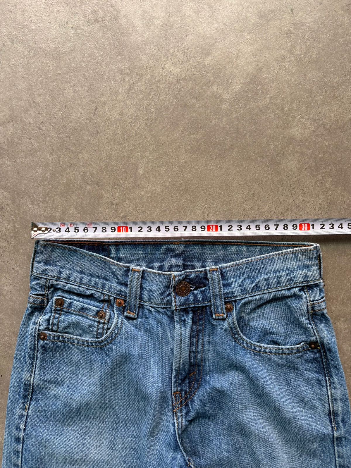 ג'ינס Levi's 550 וינטג׳ עם קרעים בברכיים - 25 – ג׳ינס ליוויס וינטג׳, תמונה 4