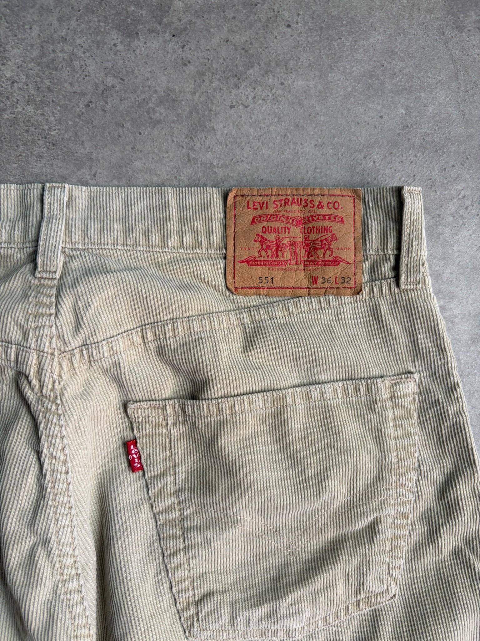 מכנסי קורדרוי Levi's 551 וינטג׳ - 35