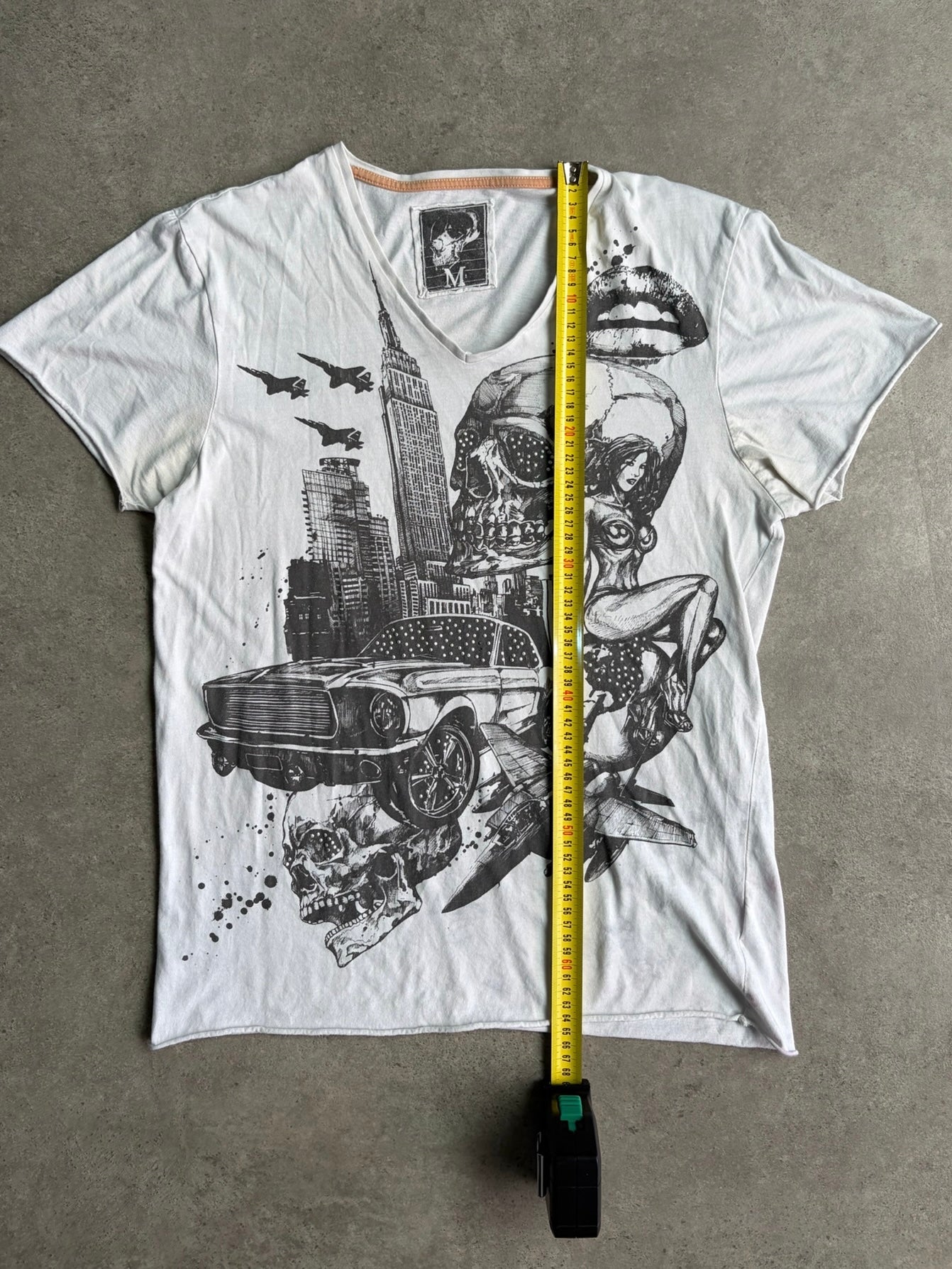 טישירט גרפית V-Neck וינטג׳ - S