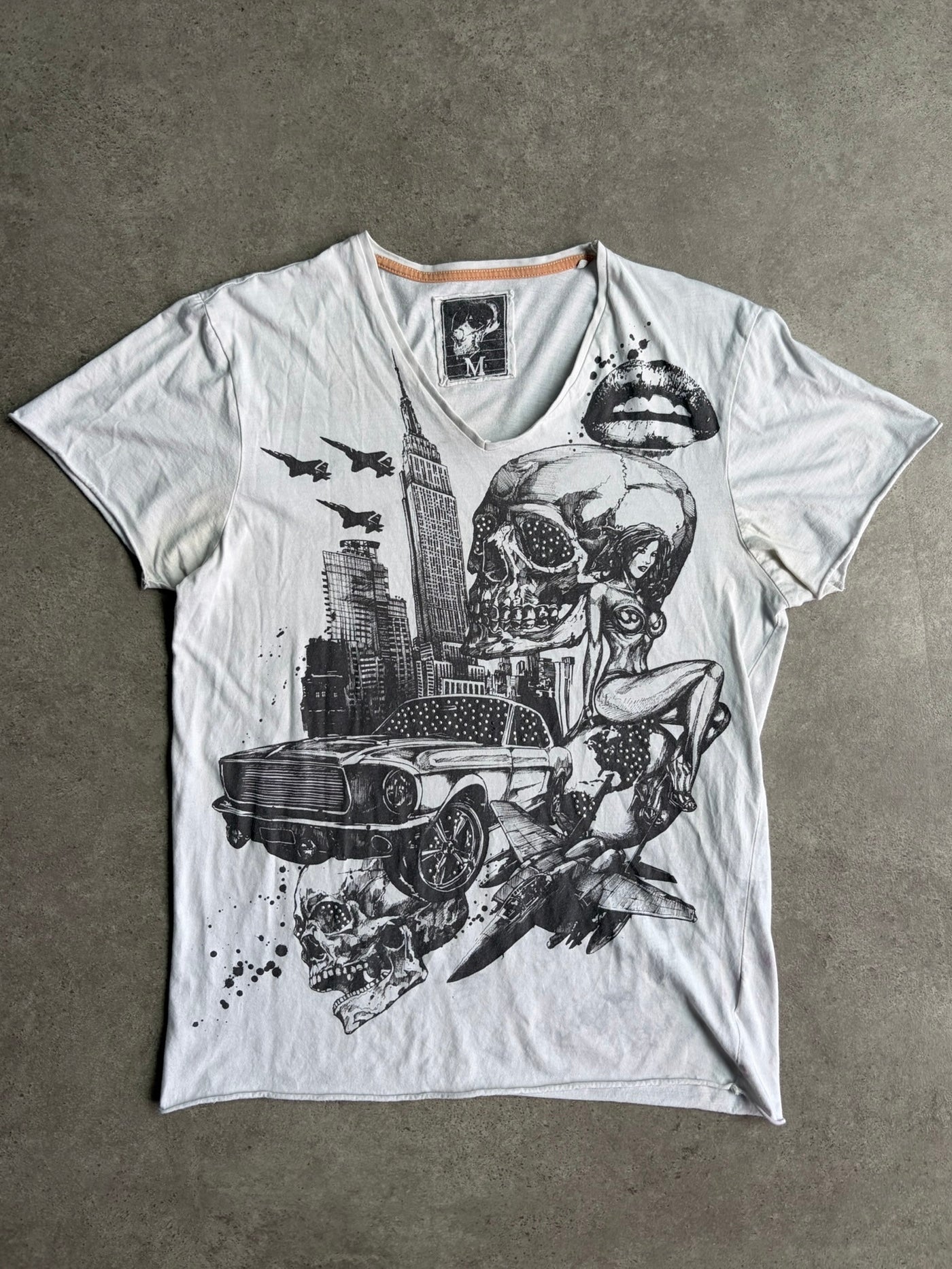טישירט גרפית V-Neck וינטג׳ - S