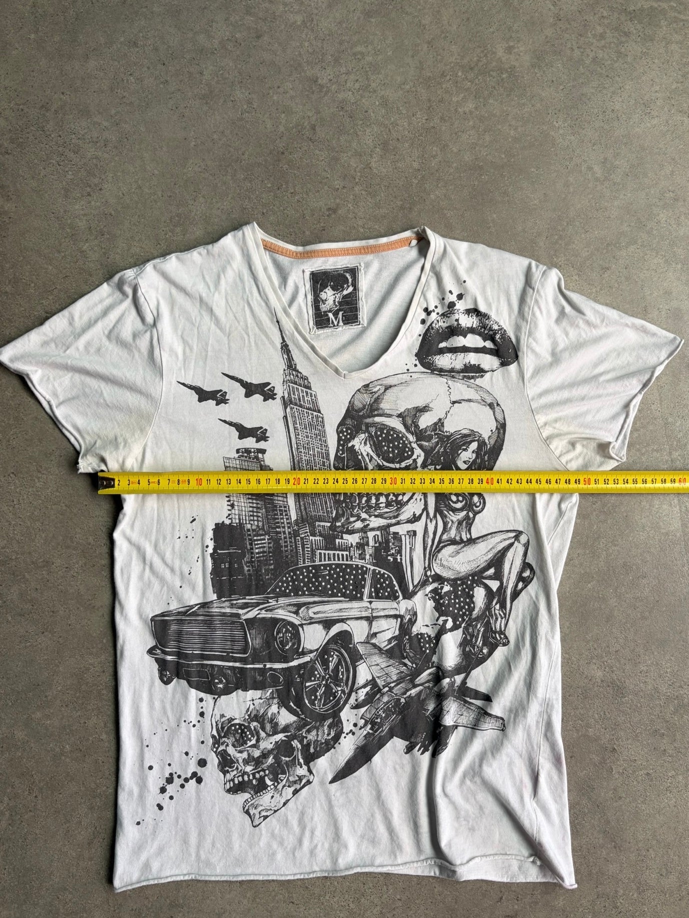 טישירט גרפית V-Neck וינטג׳ - S