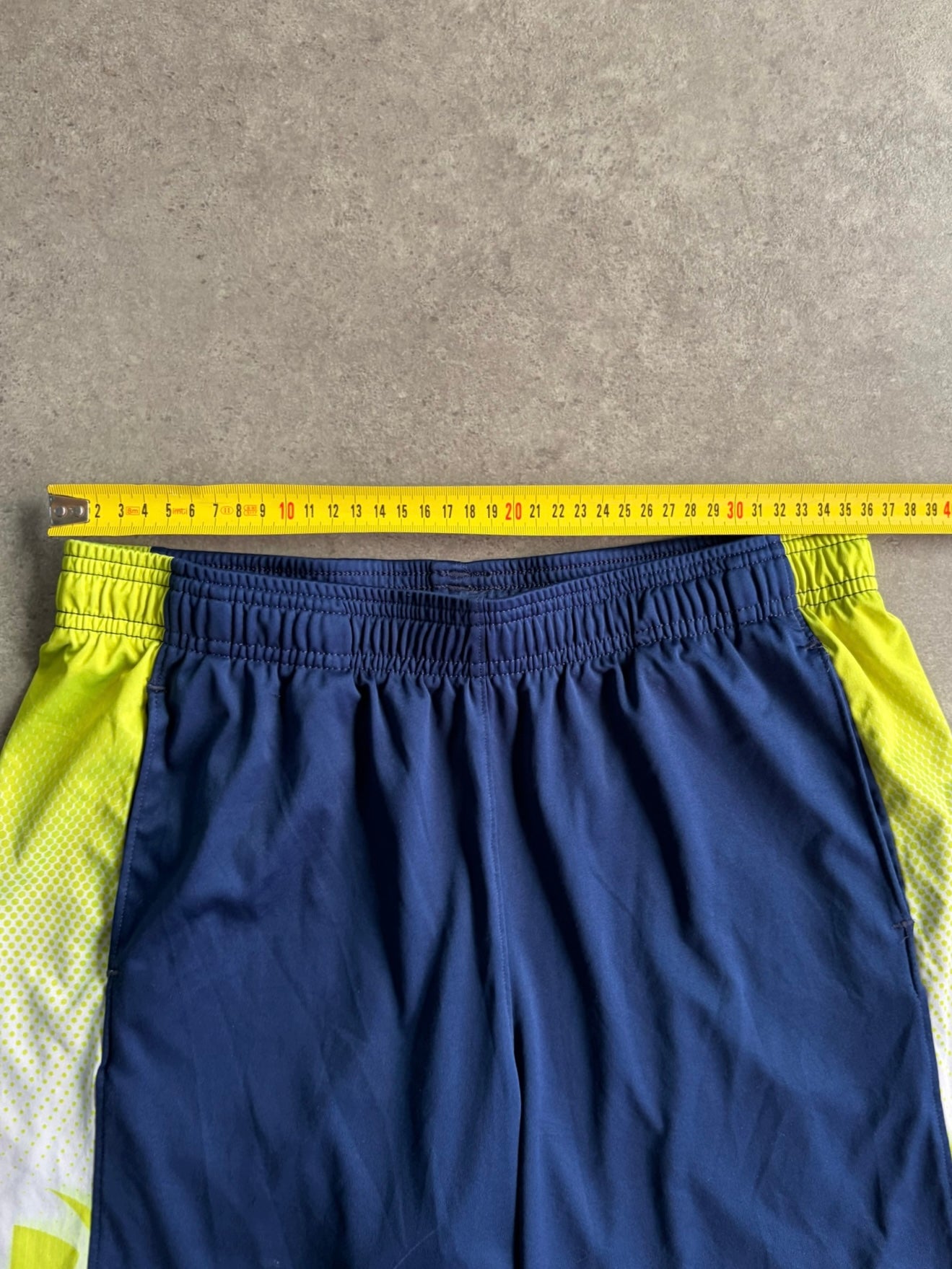מכנסי ספורט Under Armour וינטג׳ - 30