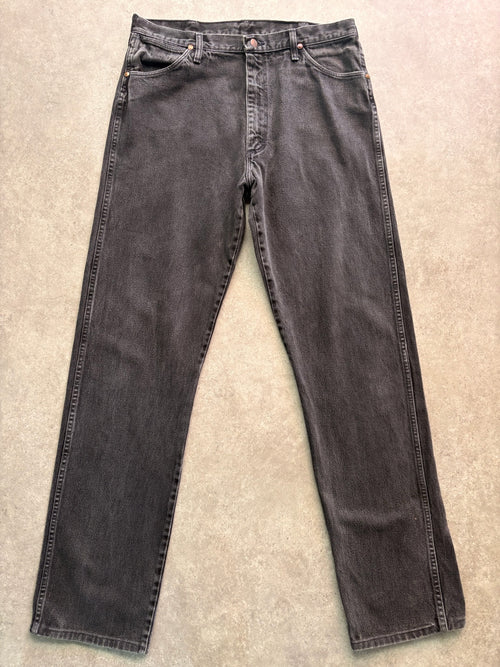 Wrangler ג'ינס וינטג׳ שחור דהוי - 35 – ג׳ינס וינטג׳ רנגלר | DNA תל אביב