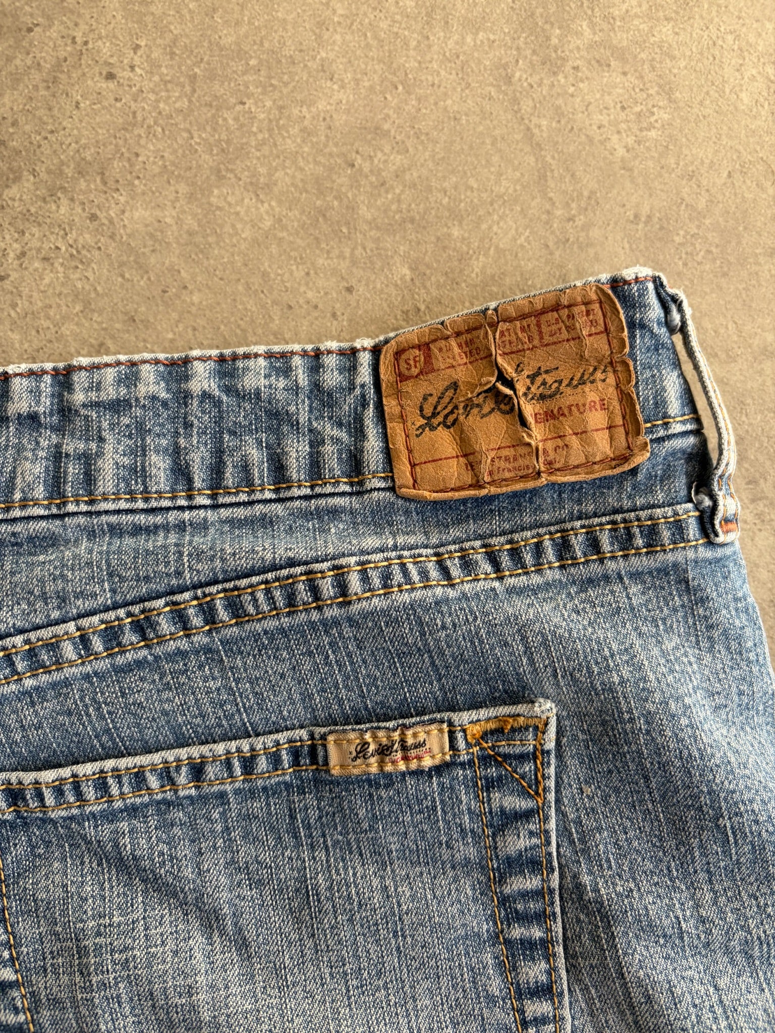 ג׳ינס Levi's Signature בוטקאט וינטג׳ - 37