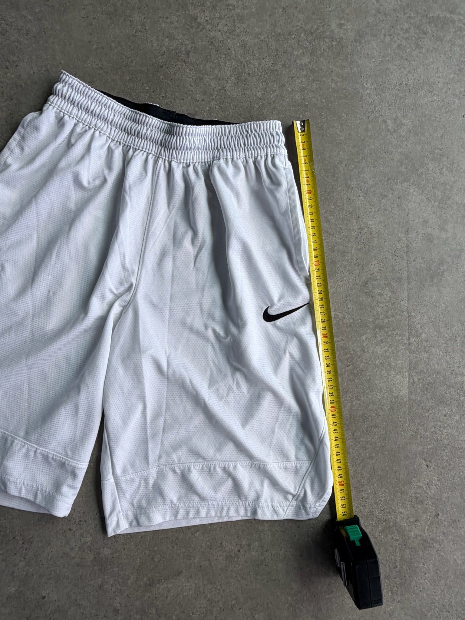 שורטס Nike לבן וינטג׳ - 29