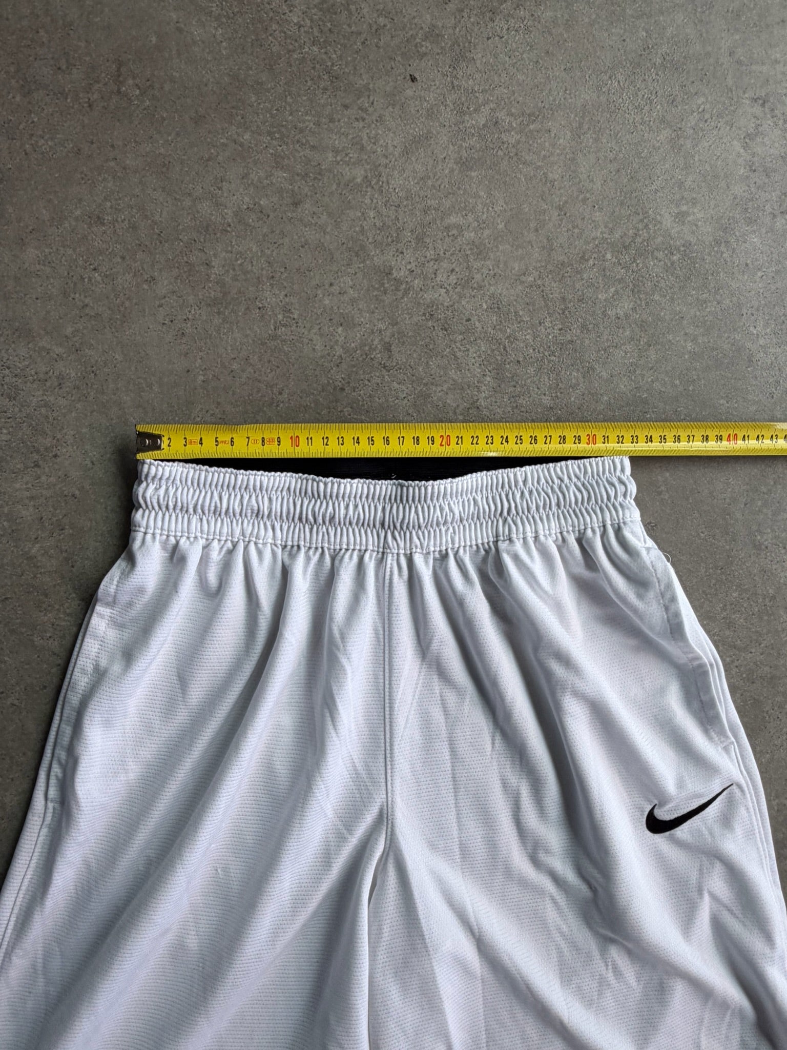 שורטס Nike לבן וינטג׳ - 29