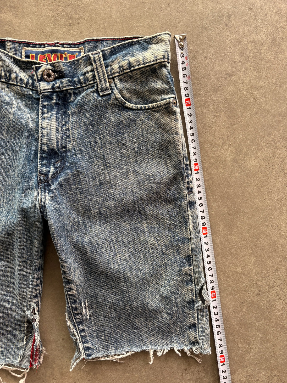 שורט ג'ינס Levi's וינטג׳ קרעים - 31 – שורט ג׳ינס וינטג׳ ליוויס, תמונה 6