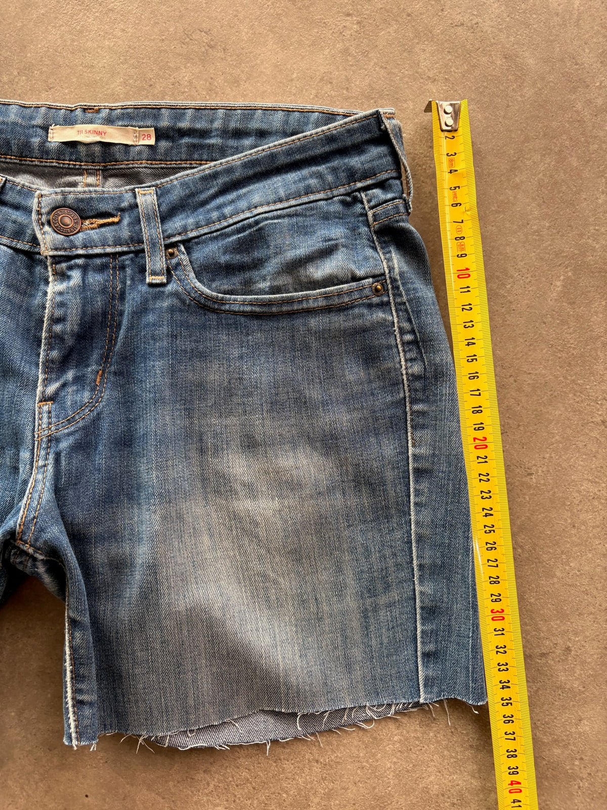 שורט ג'ינס Levi's 711 Skinny וינטג׳ - 30 – שורט ג׳ינס וינטג׳ ליוויס, תמונה 4