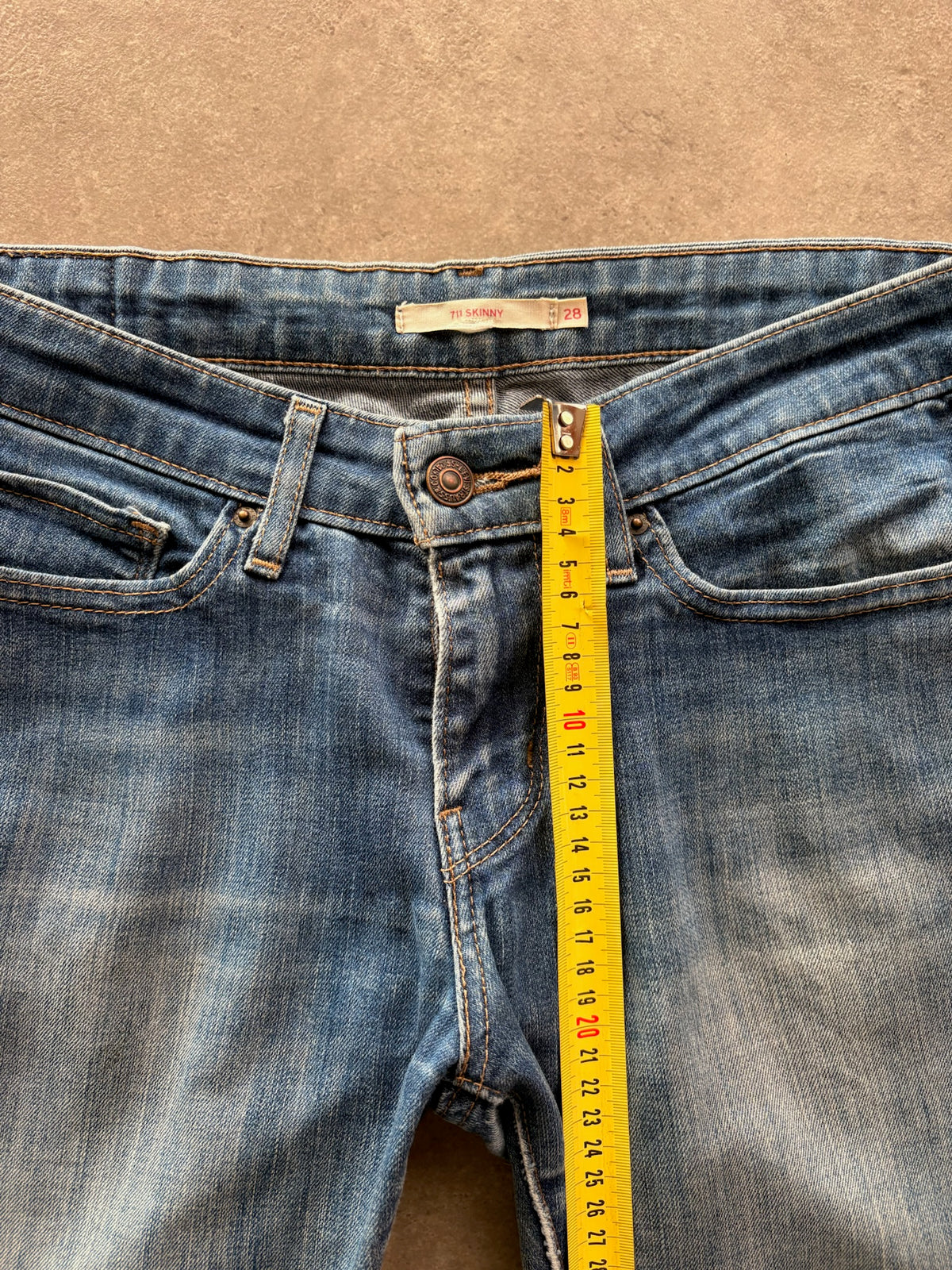 שורט ג'ינס Levi's 711 Skinny וינטג׳ - 30 – שורט ג׳ינס וינטג׳ ליוויס, תמונה 5