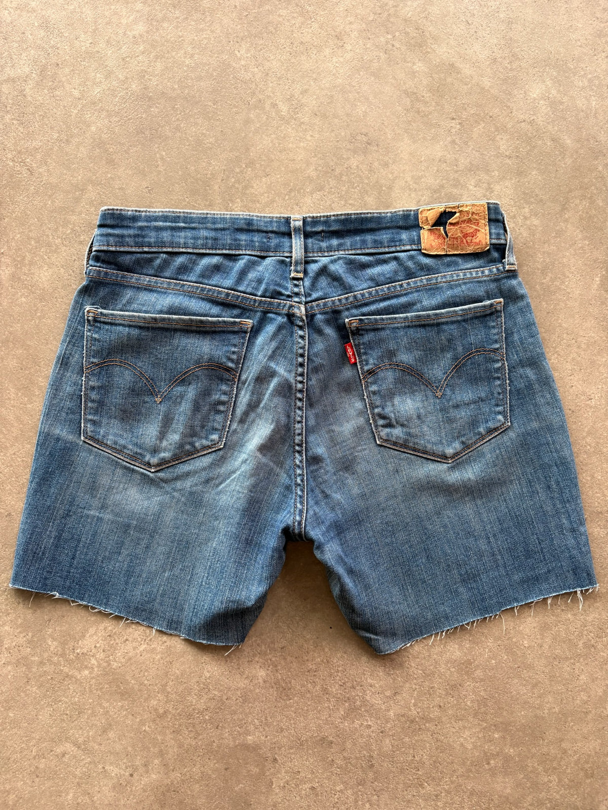 שורט ג'ינס Levi's 711 Skinny וינטג׳ - 30 – שורט ג׳ינס וינטג׳ ליוויס, תמונה 2