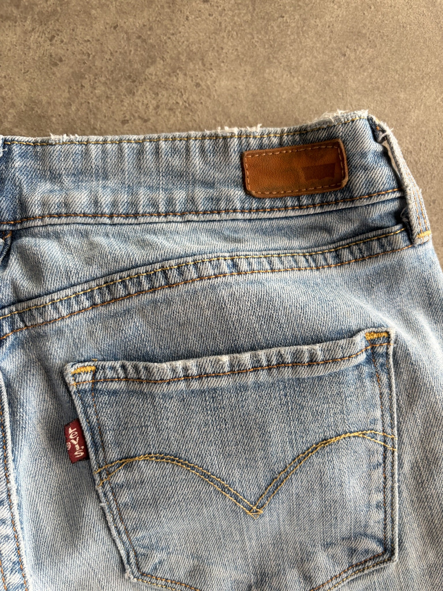 ג׳ינס נמוך Levi's Bold Curve בוטקאט וינטג׳ - 29