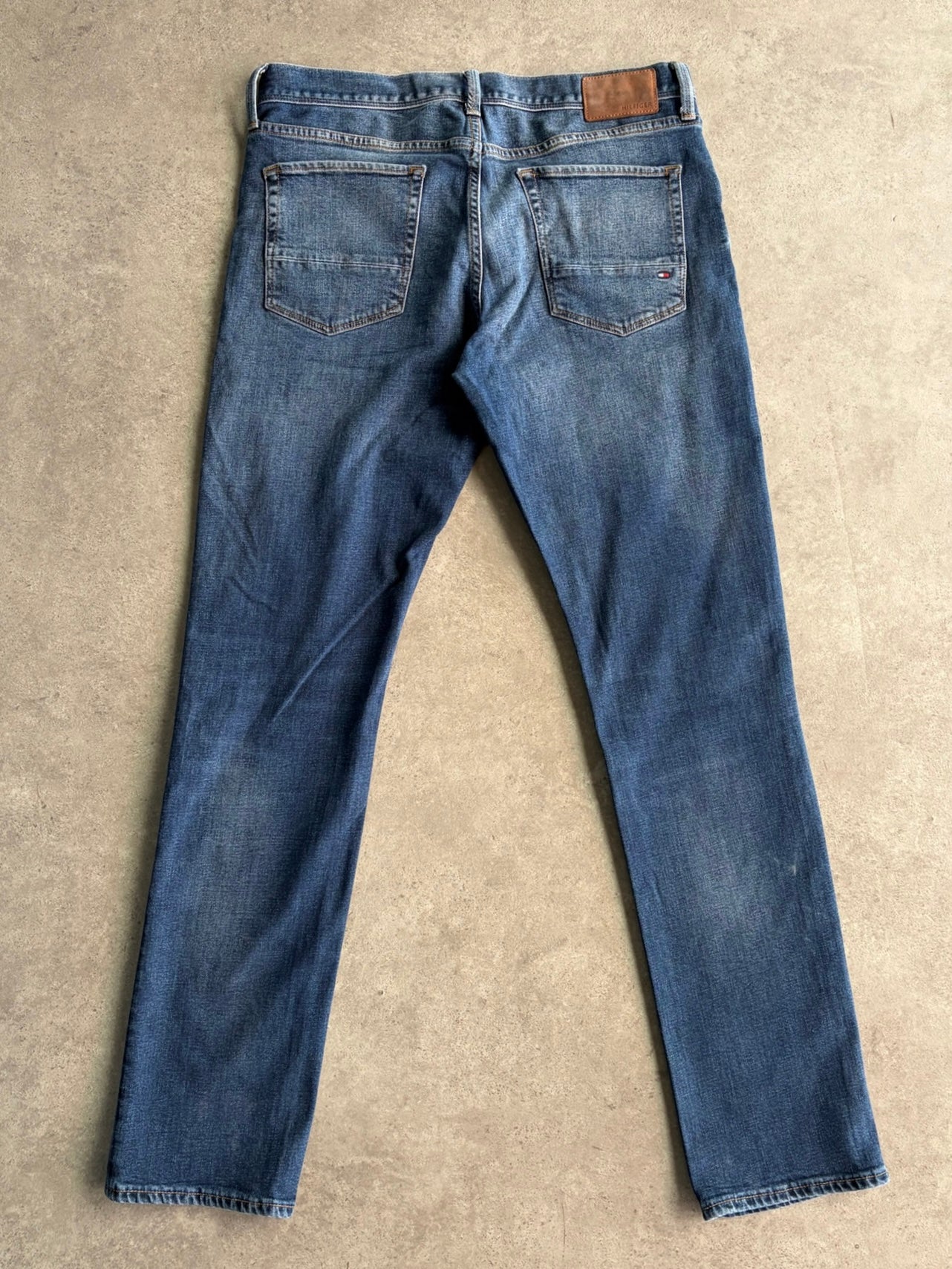 ג׳ינס Tommy Hilfiger Denton סטרייט פיט וינטג׳ - 33
