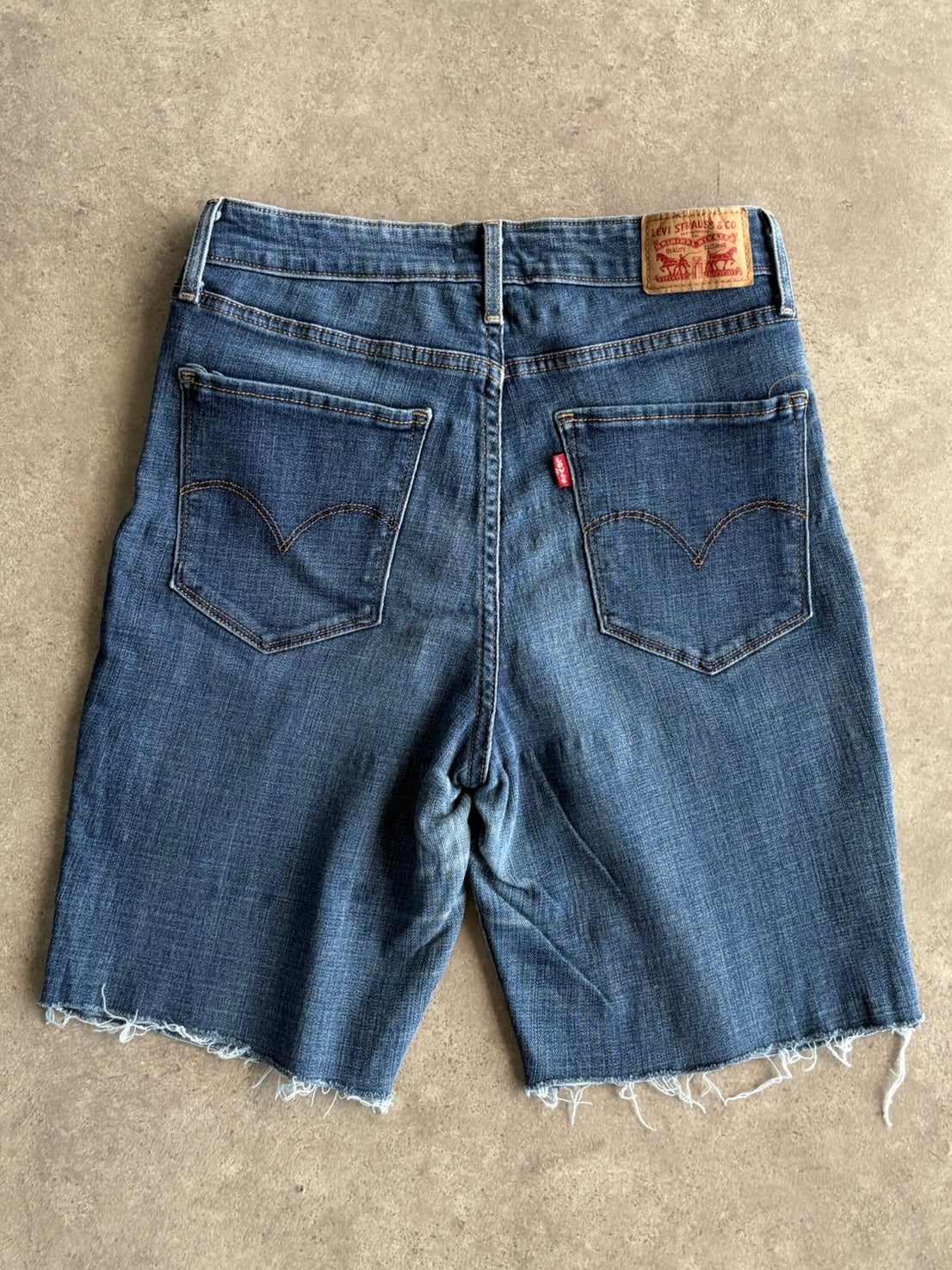 שורטס ג׳ינס Levi's 721 קאט-אוף וינטג׳ - 28