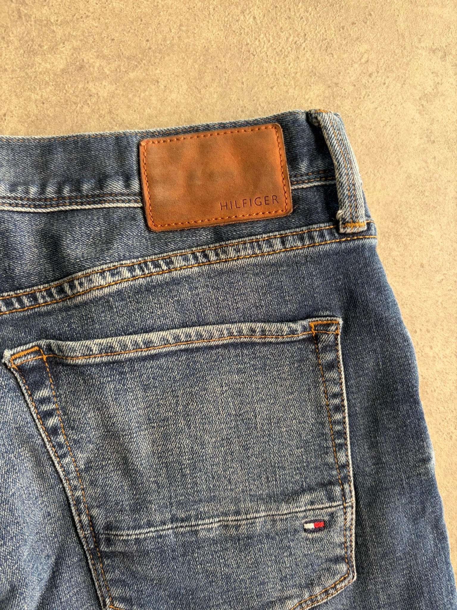 ג׳ינס Tommy Hilfiger Denton סטרייט פיט וינטג׳ - 33