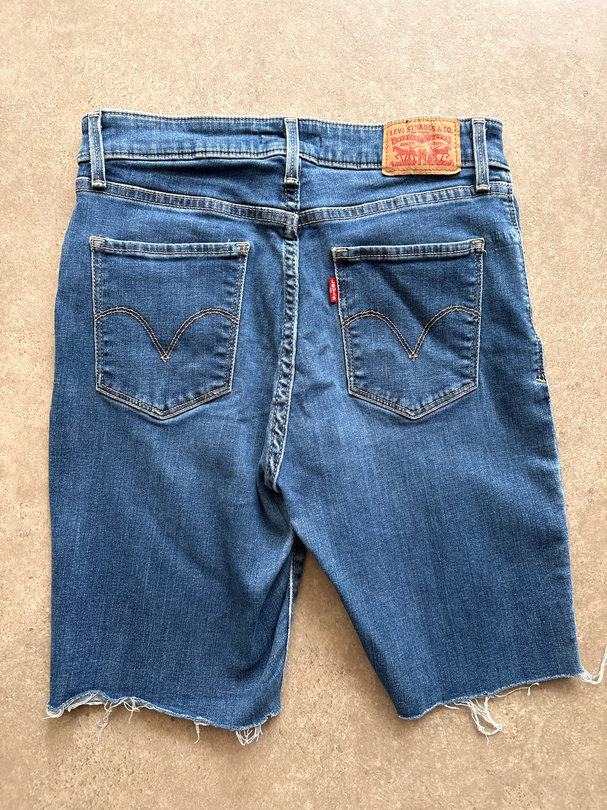 שורט ג'ינס Levi's וינטג׳ - 27 – שורט ג׳ינס וינטג׳ ליוויס, תמונה 2