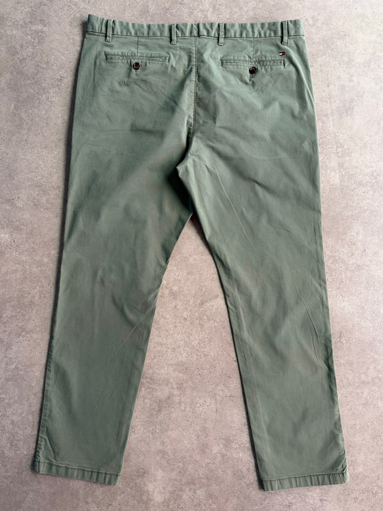 צ׳ינו Tommy Hilfiger ירוק זית וינטג׳ - 40
