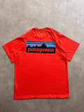 טישירט Patagonia P-6 Logo וינטג׳ - S – טי שירט וינטג׳ פטגוניה | DNA תל אביב