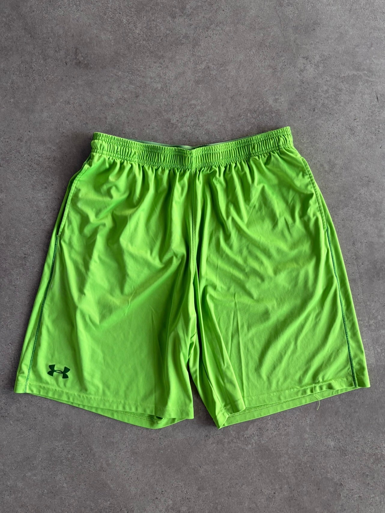 שורטס ספורט Under Armour ירוק ניאון וינטג׳ - 32