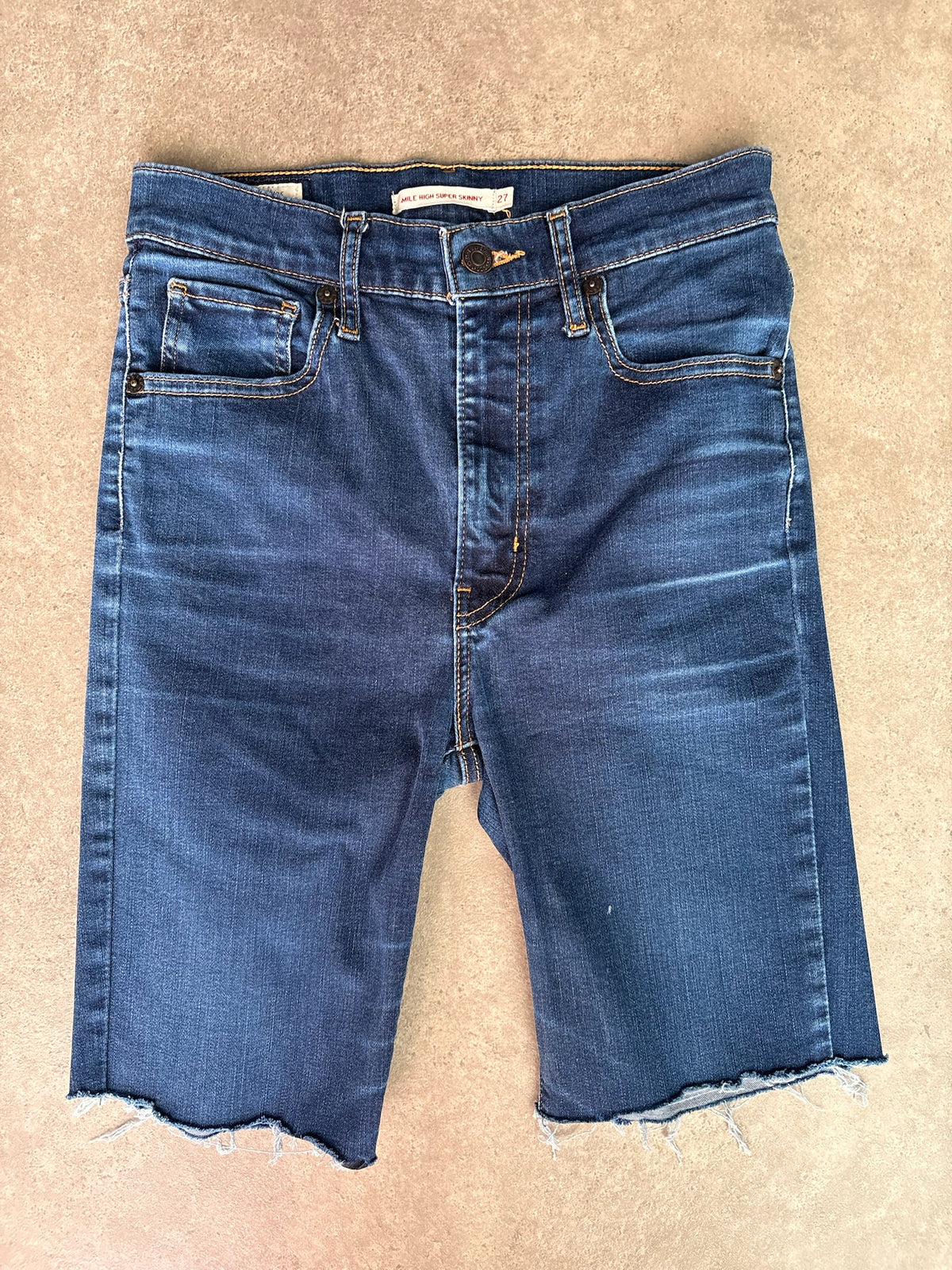 שורט ג'ינס Levi's Mile High Skinny וינטג׳ - 25 – שורט ג׳ינס וינטג׳ ליוויס | DNA תל אביב