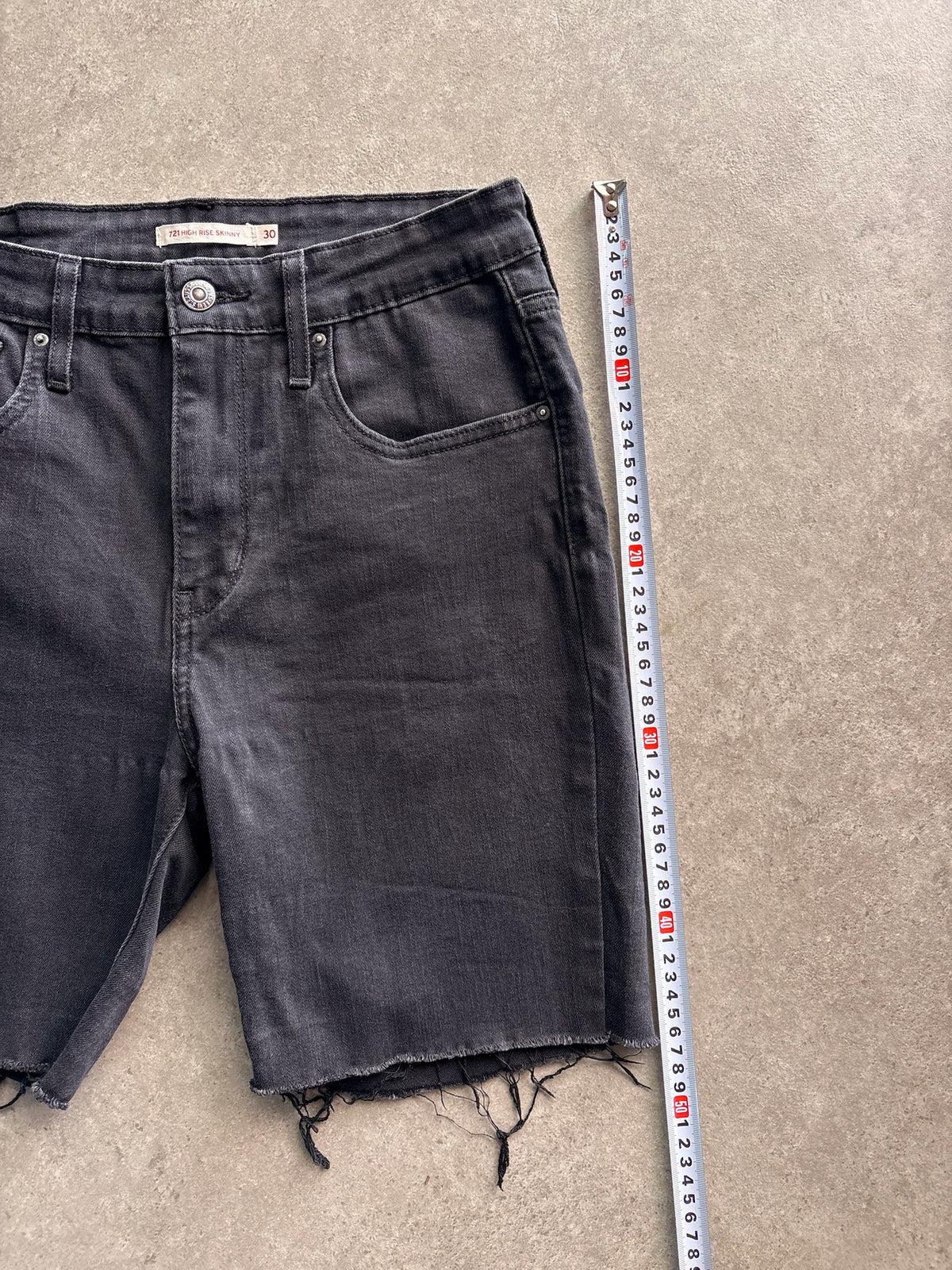 שורט ג'ינס Levi's 721 High Rise Skinny וינטג׳ - 28 – שורט ג׳ינס וינטג׳ ליוויס, תמונה 5