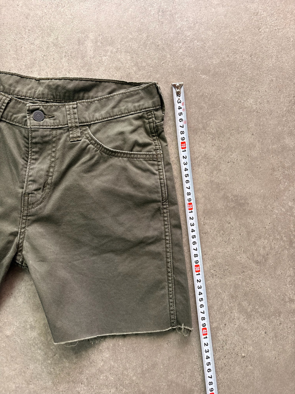שורט ג'ינס Levi's וינטג׳ חתוך - 29 – שורט ג׳ינס וינטג׳ ליוויס, תמונה 5