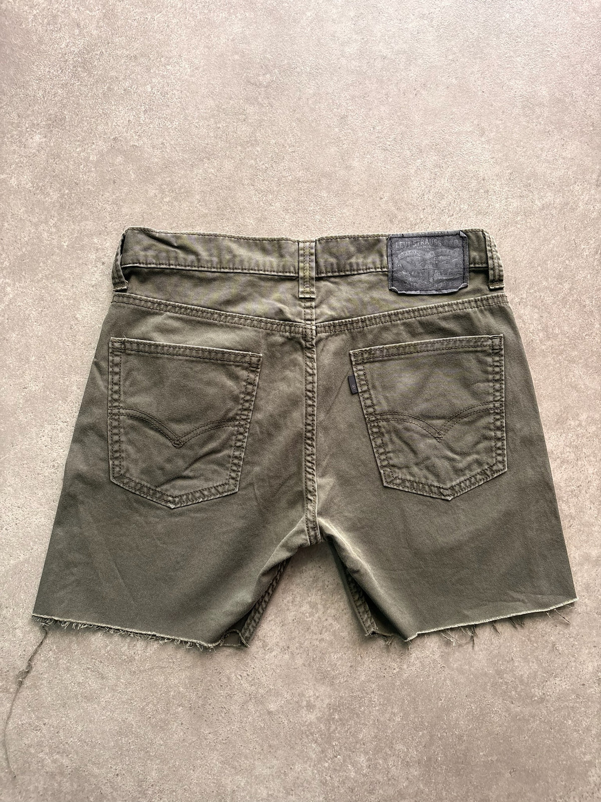 שורט ג'ינס Levi's וינטג׳ חתוך - 29 – שורט ג׳ינס וינטג׳ ליוויס, תמונה 2