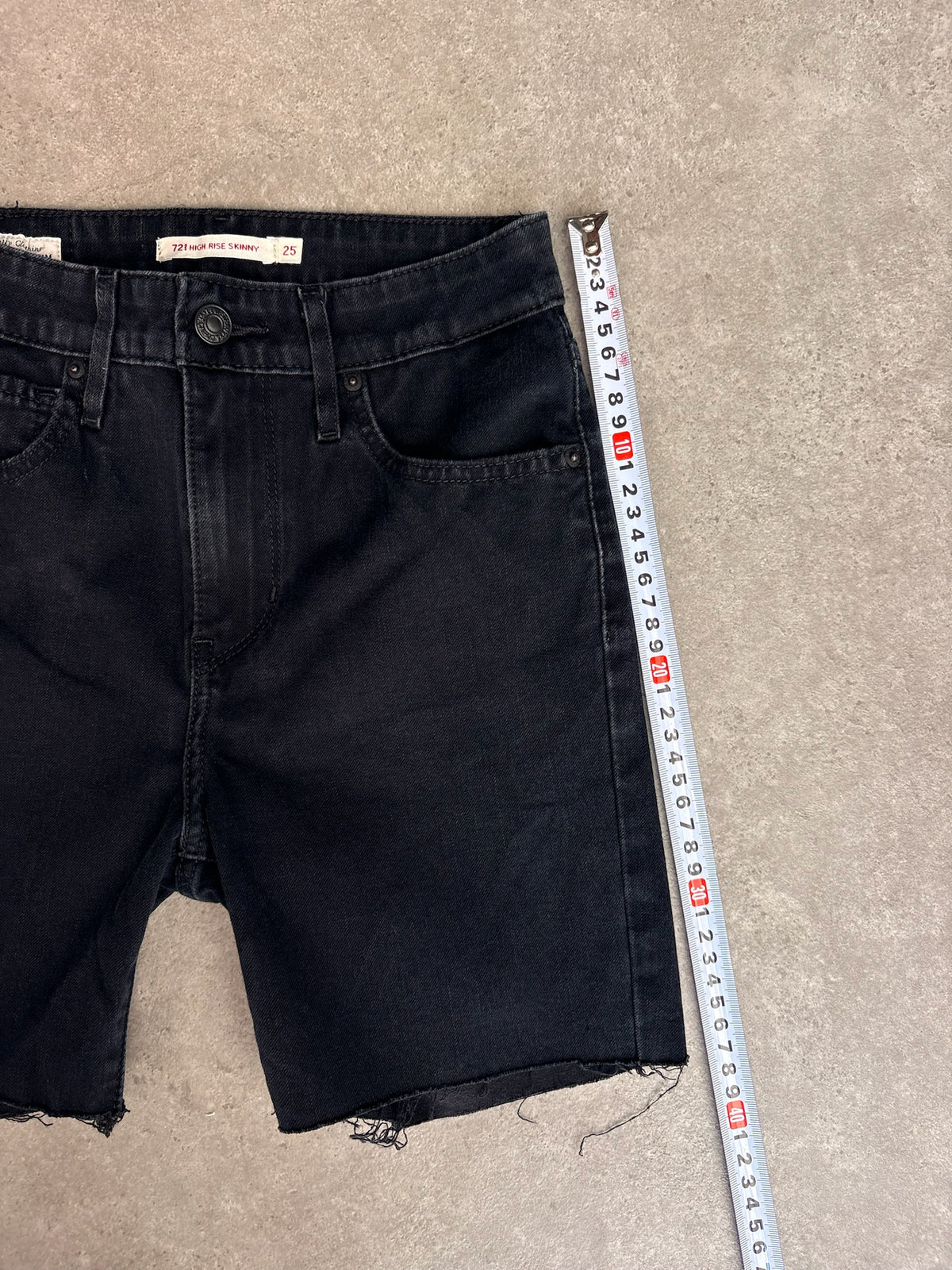 שורט ג'ינס Levi's 721 High Rise Skinny וינטג׳ - 23 – שורט ג׳ינס וינטג׳ ליוויס, תמונה 6