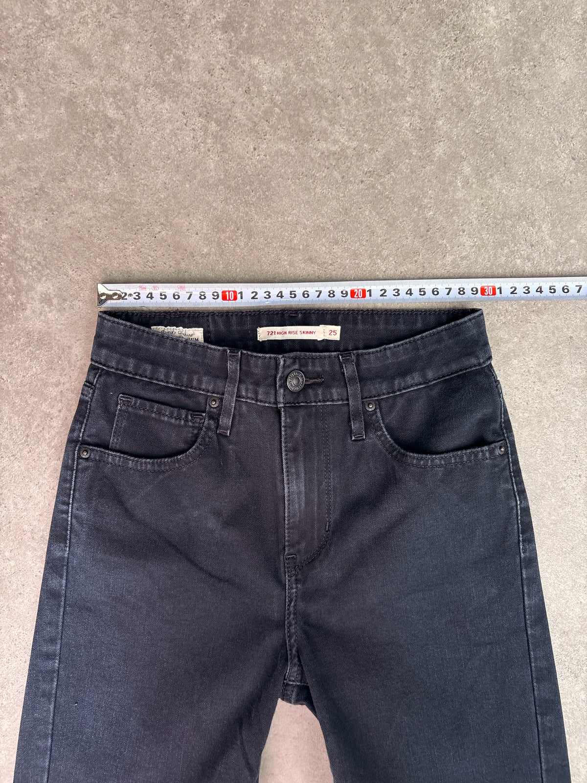 שורט ג'ינס Levi's 721 High Rise Skinny וינטג׳ - 23 – שורט ג׳ינס וינטג׳ ליוויס, תמונה 3