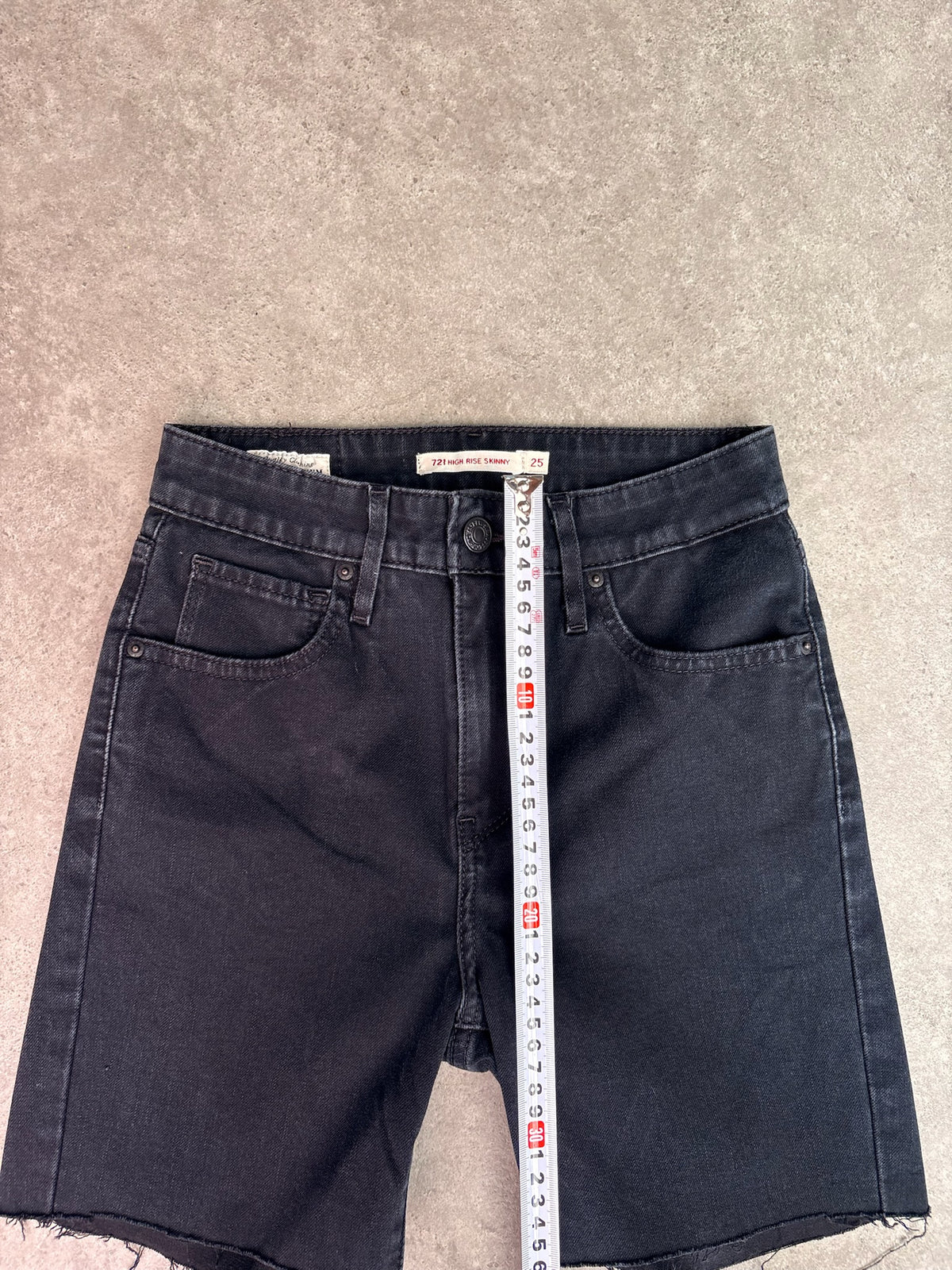 שורט ג'ינס Levi's 721 High Rise Skinny וינטג׳ - 23 – שורט ג׳ינס וינטג׳ ליוויס, תמונה 4