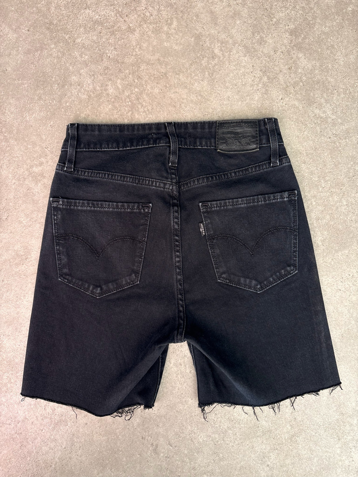 שורט ג'ינס Levi's 721 High Rise Skinny וינטג׳ - 23 – שורט ג׳ינס וינטג׳ ליוויס, תמונה 2