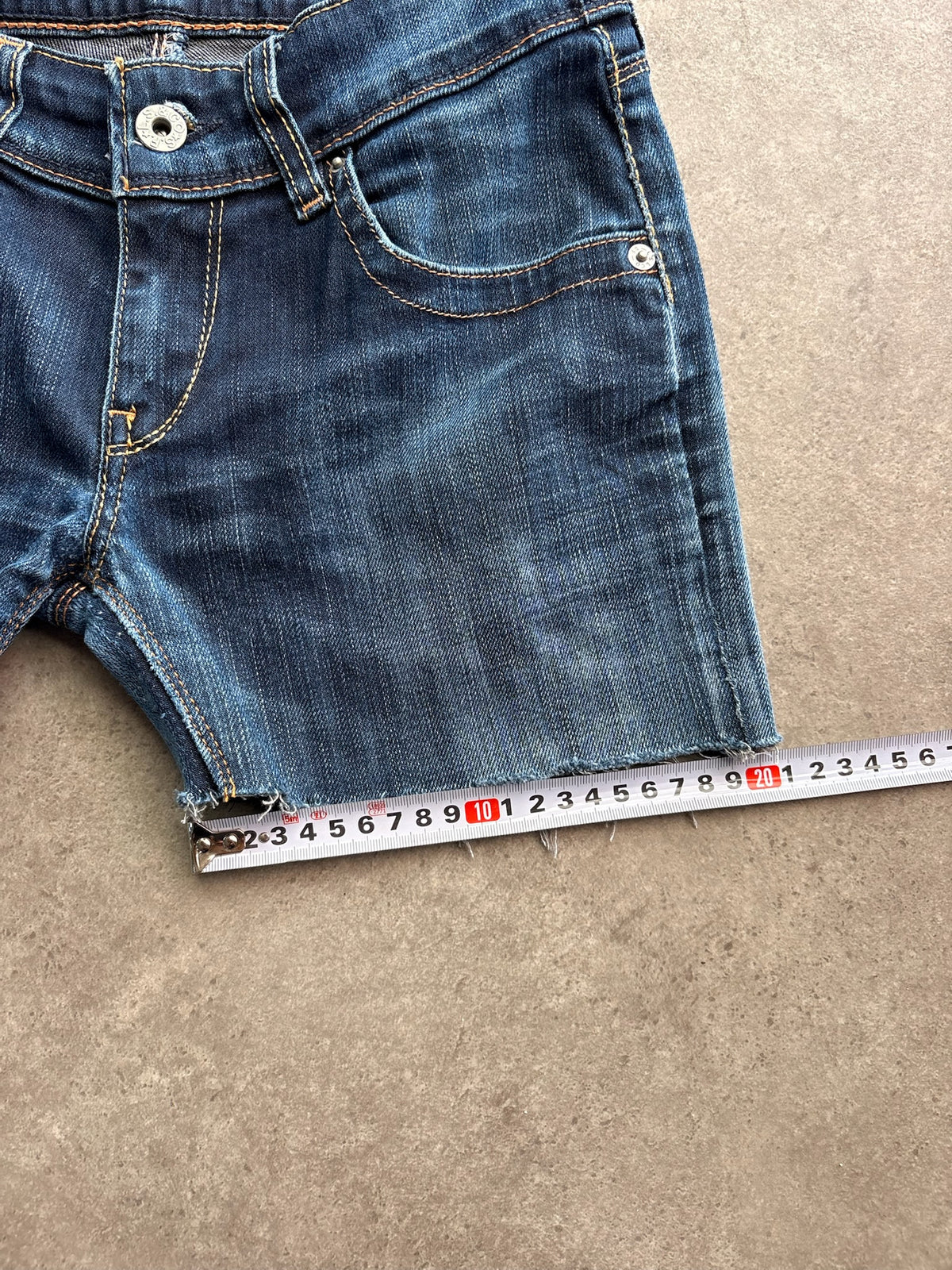 שורט ג'ינס Levi's וינטג׳ - 25 – שורט ג׳ינס וינטג׳ ליוויס, תמונה 5