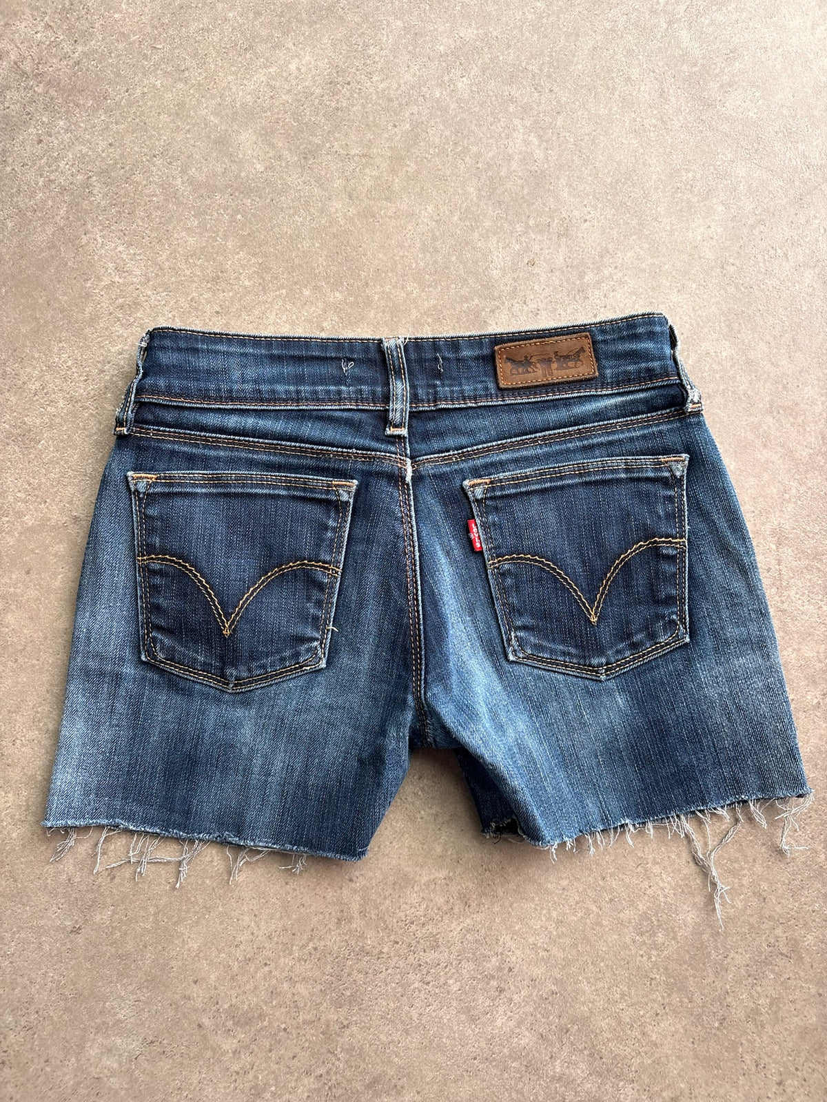 שורט ג'ינס Levi's וינטג׳ - 25 – שורט ג׳ינס וינטג׳ ליוויס, תמונה 2