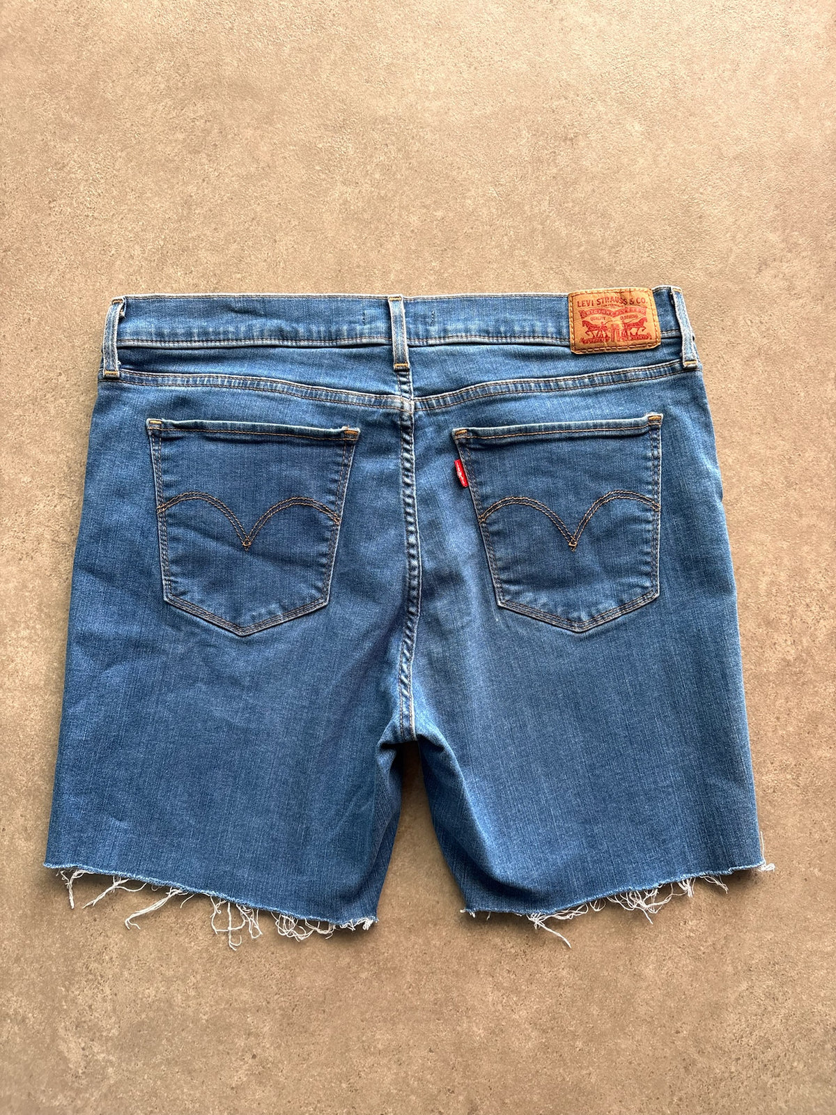 שורט ג'ינס Levi's 710 Skinny וינטג׳ - 32 – שורט ג׳ינס וינטג׳ ליוויס, תמונה 2