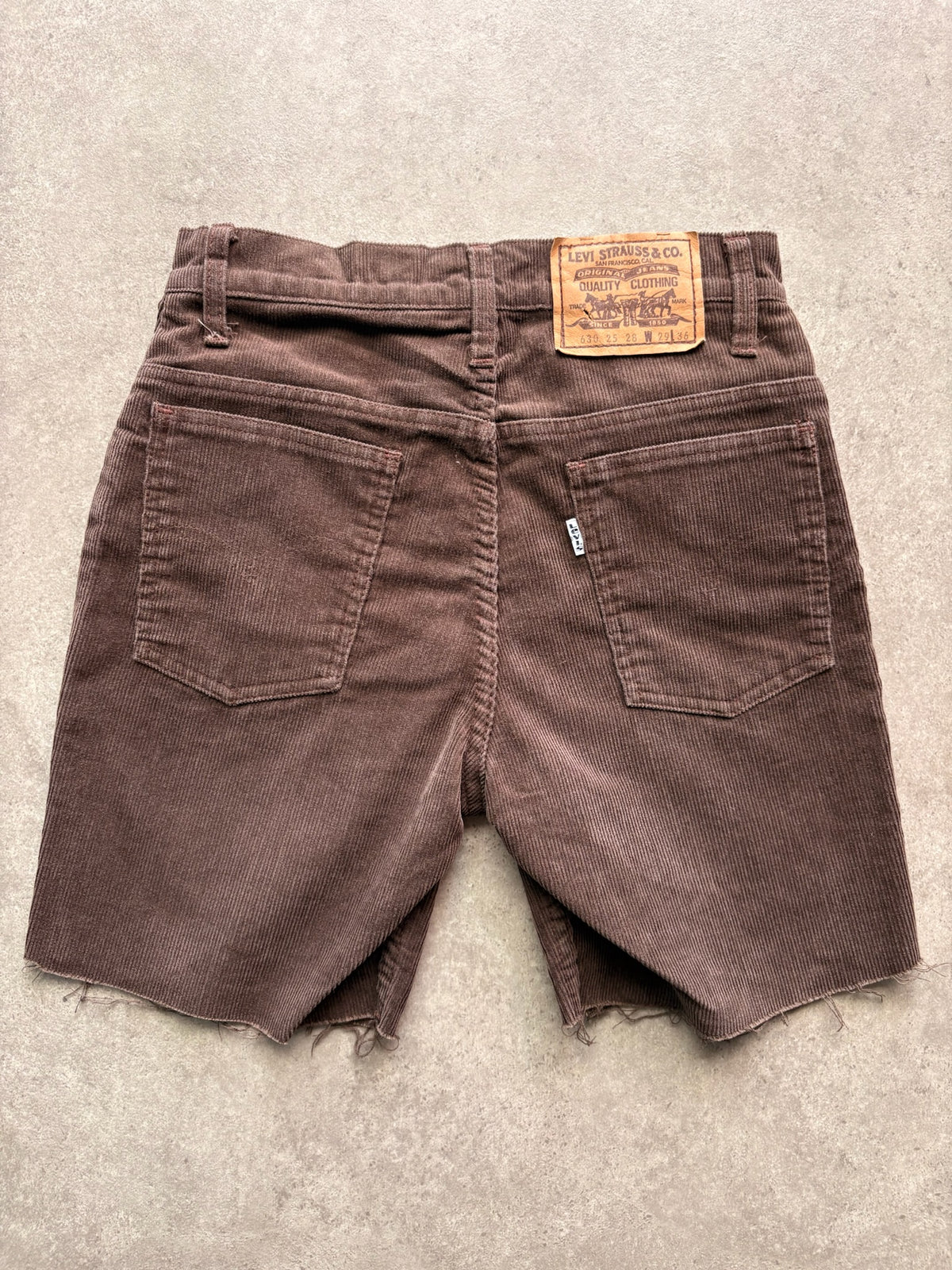 שורט קורדרוי Levi's 630 וינטג׳ - 25 – שורטס וינטג׳ ליוויס, תמונה 2