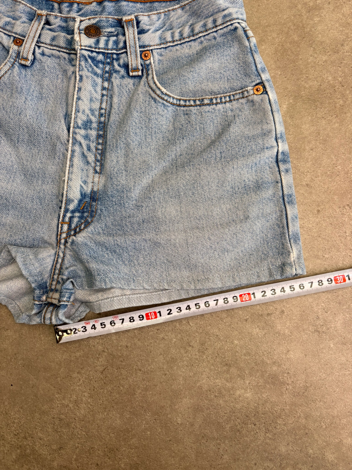 שורט ג'ינס Levi's וינטג׳ - 24 – שורט ג׳ינס וינטג׳ ליוויס, תמונה 5